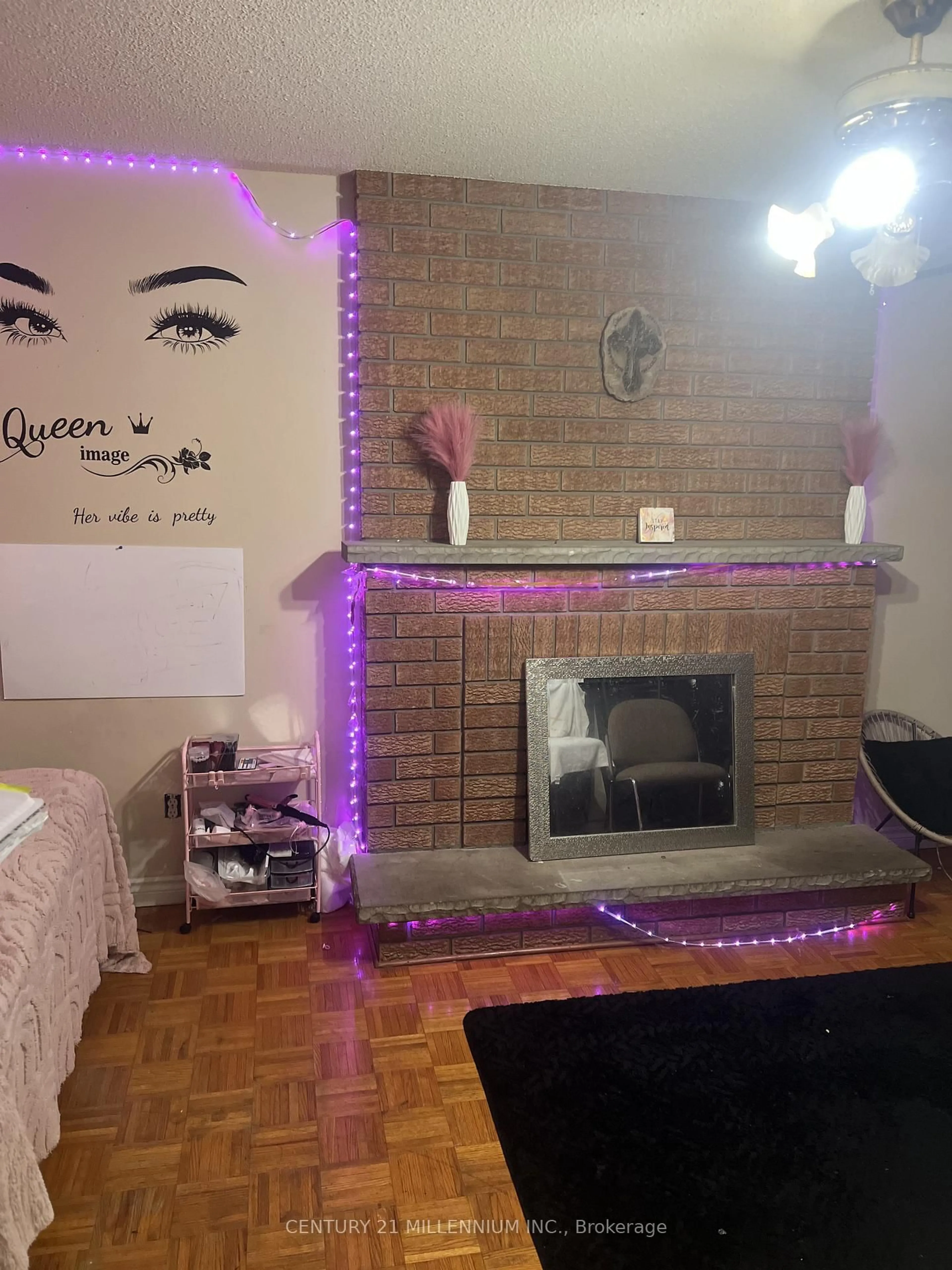 Unknown for 175 Vodden St, Brampton Ontario L6X 2W8