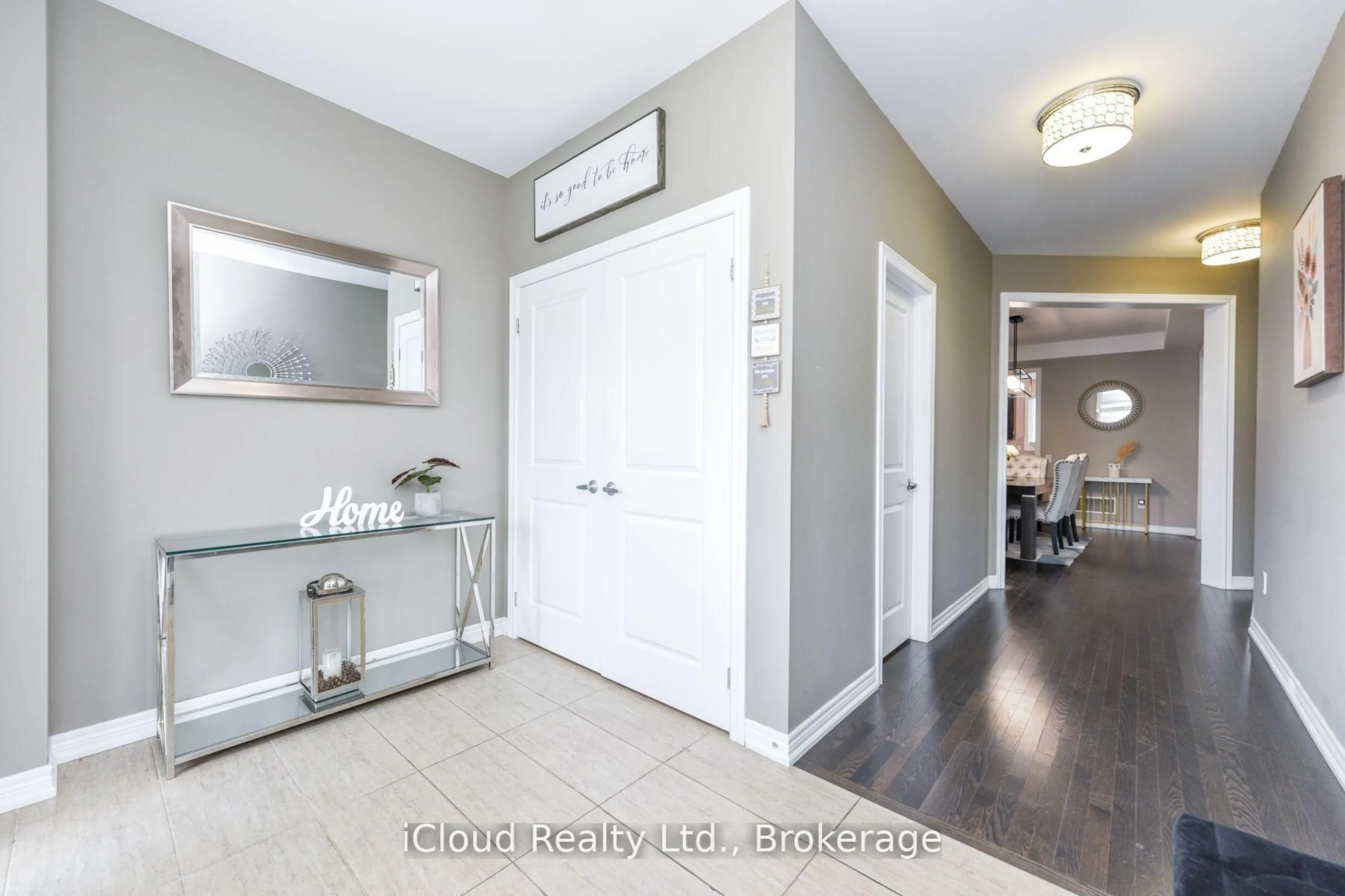 Indoor entryway for 60 Valleyway Dr, Brampton Ontario L6X 5G1