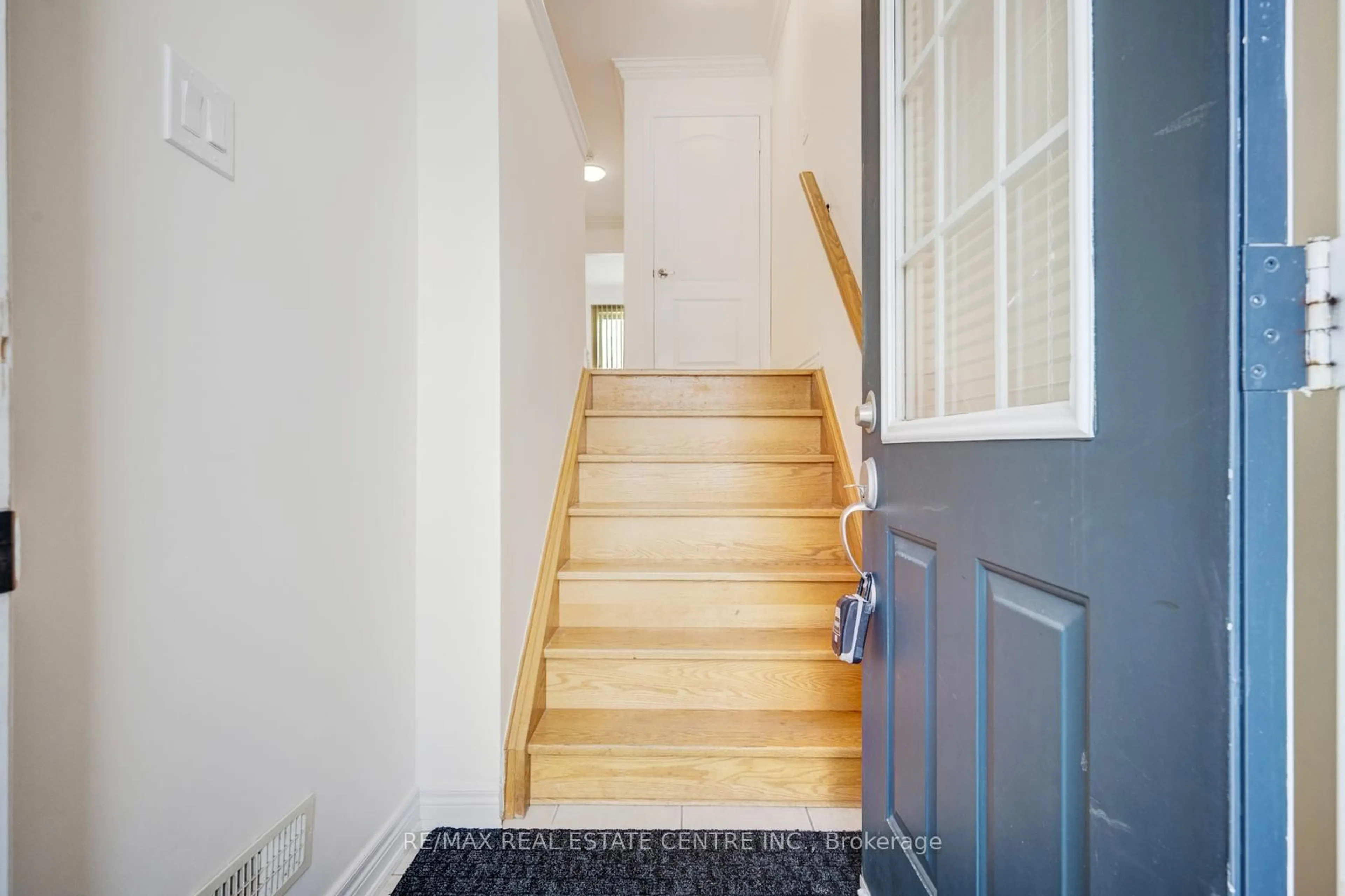 Indoor entryway for 4950 Albina Way #144, Mississauga Ontario L4Z 4J6