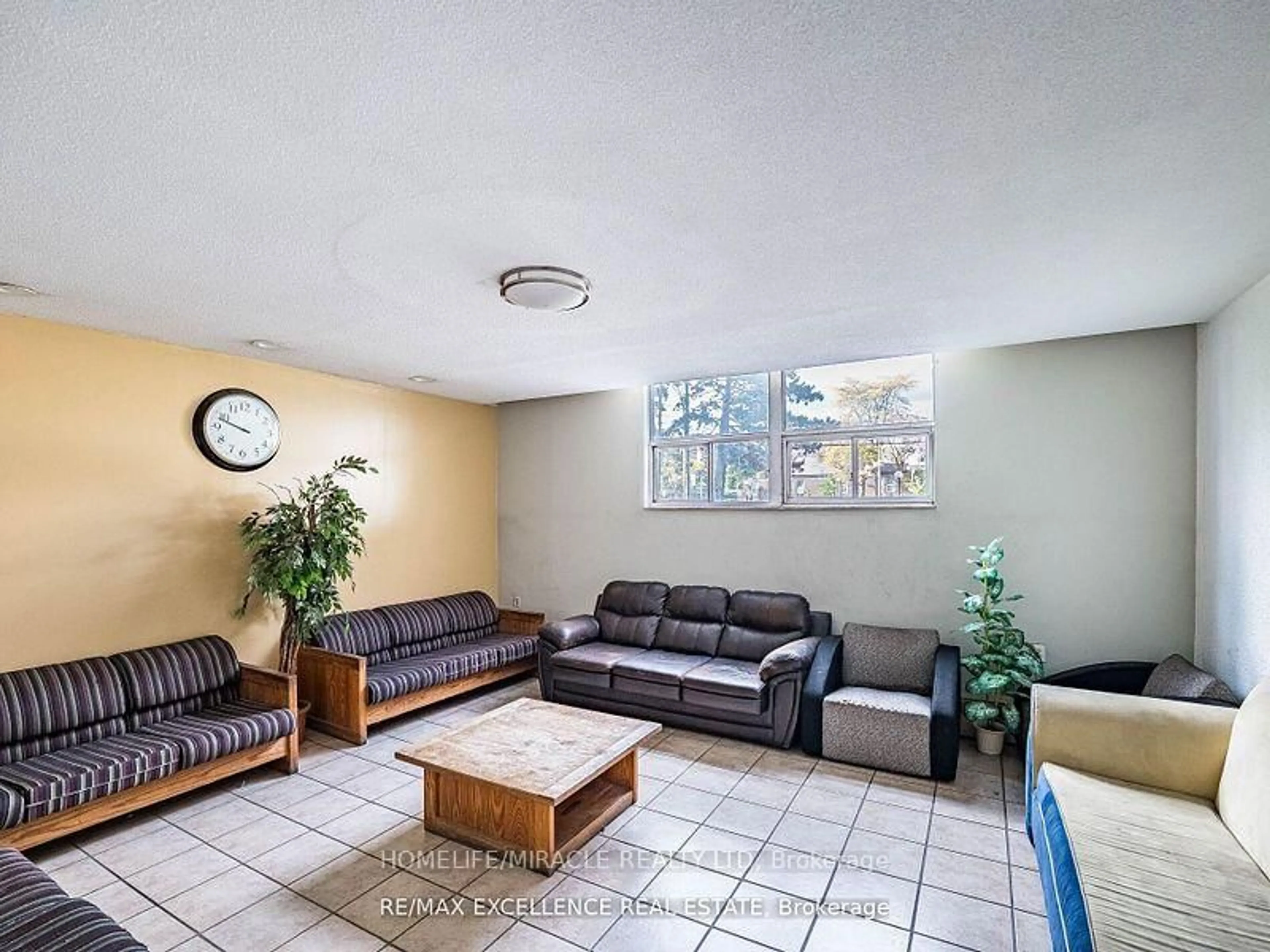 Unknown for 2645 Kipling Ave #1905, Toronto Ontario M9V 3S6