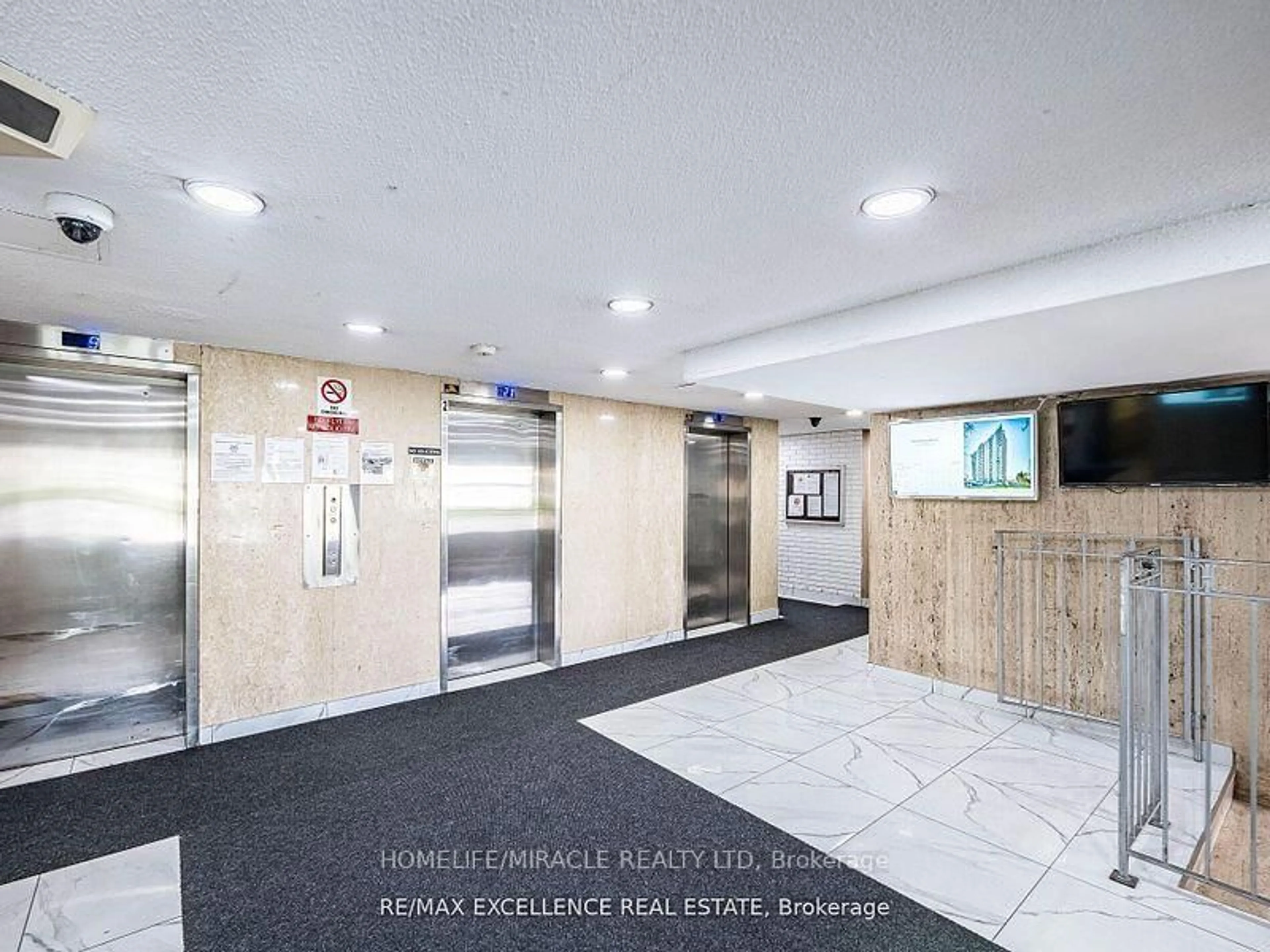 Indoor foyer for 2645 Kipling Ave #1905, Toronto Ontario M9V 3S6