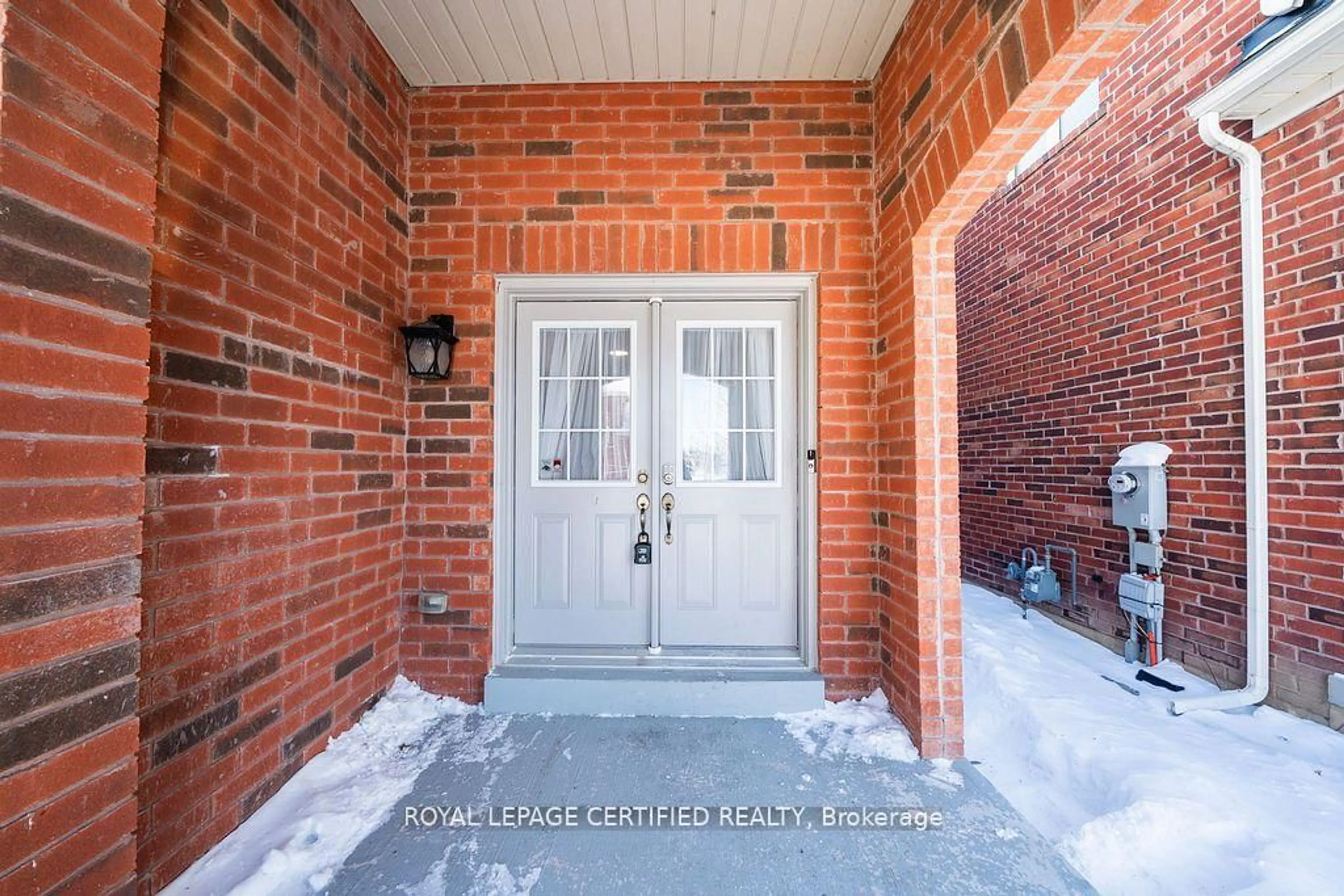 Indoor entryway for 408 Bessborough Dr, Milton Ontario L9T 8P8
