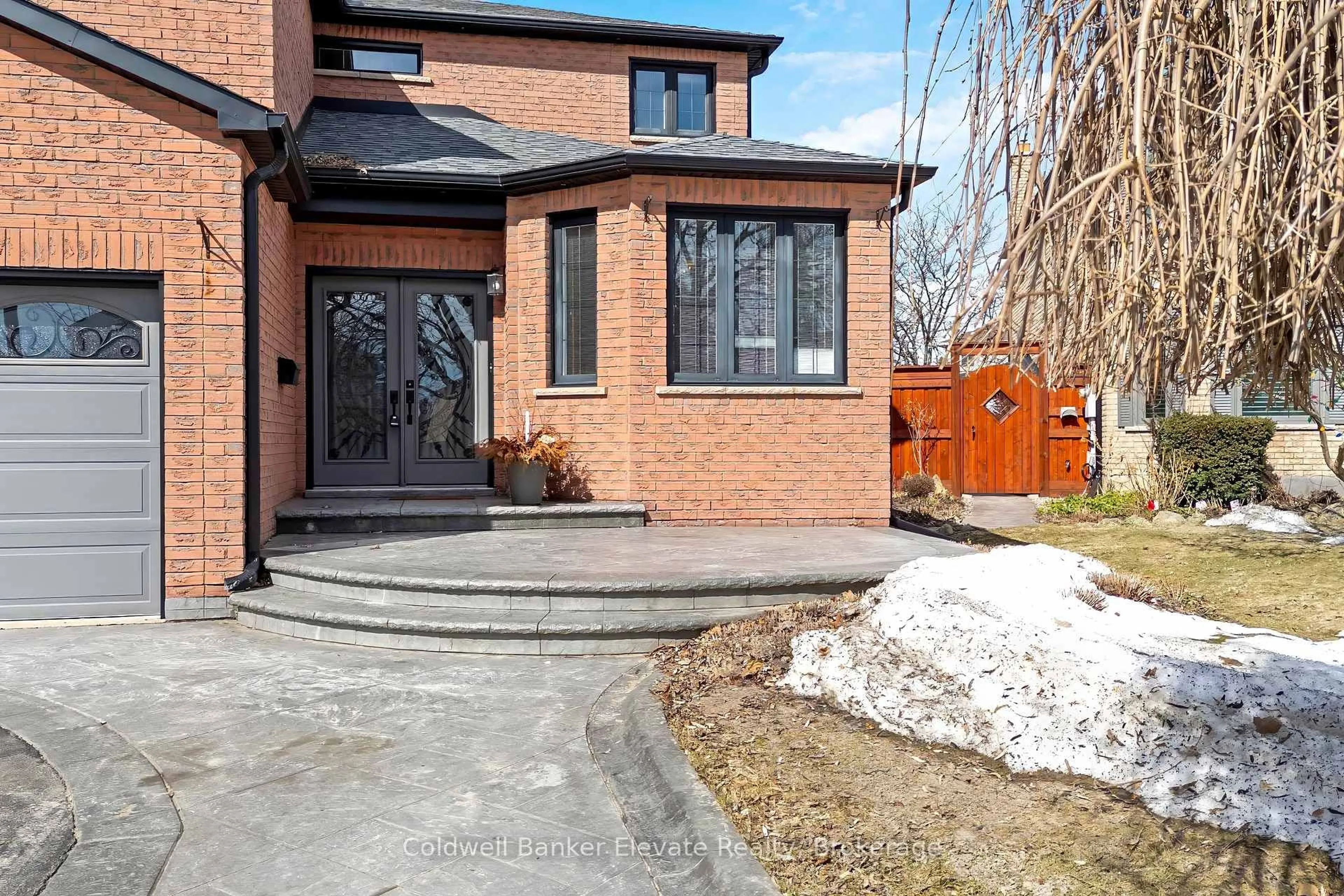 Home with brick exterior material, street for 39 Treanor Cres, Halton Hills Ontario L7G 5H8