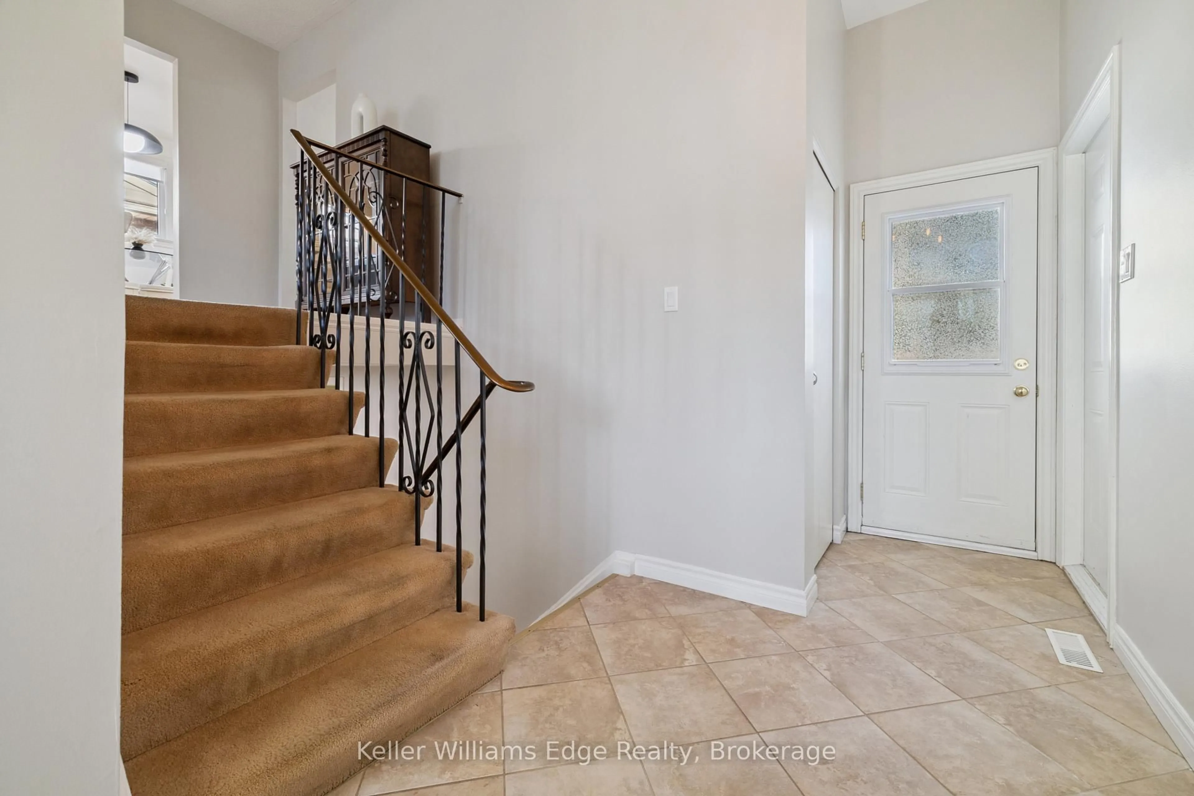 Unknown for 2268 Wyandotte Dr, Oakville Ontario L6L 2T5