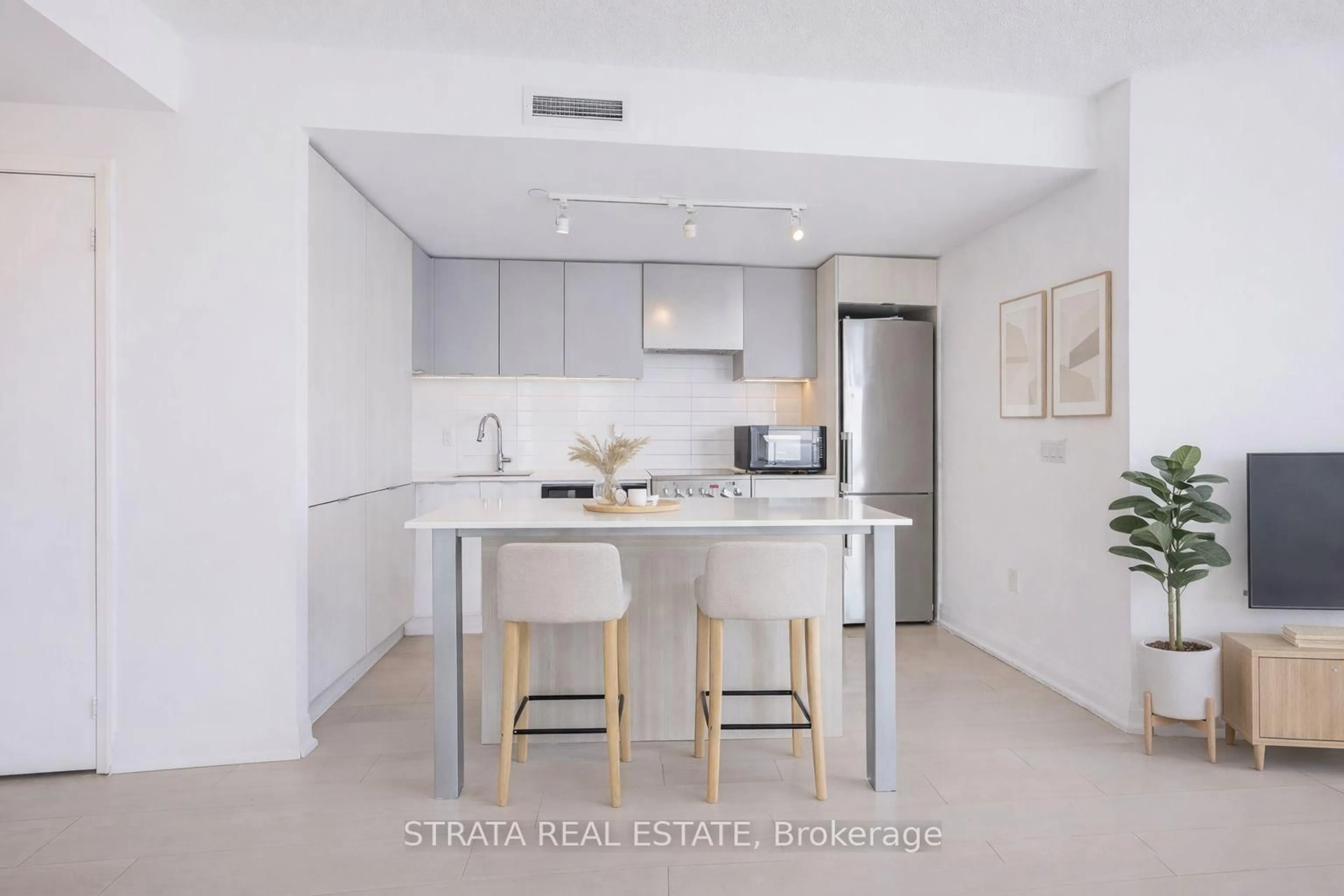 Standard kitchen, unknown for 30 Gibbs Rd #2207, Toronto Ontario M9B 0E4