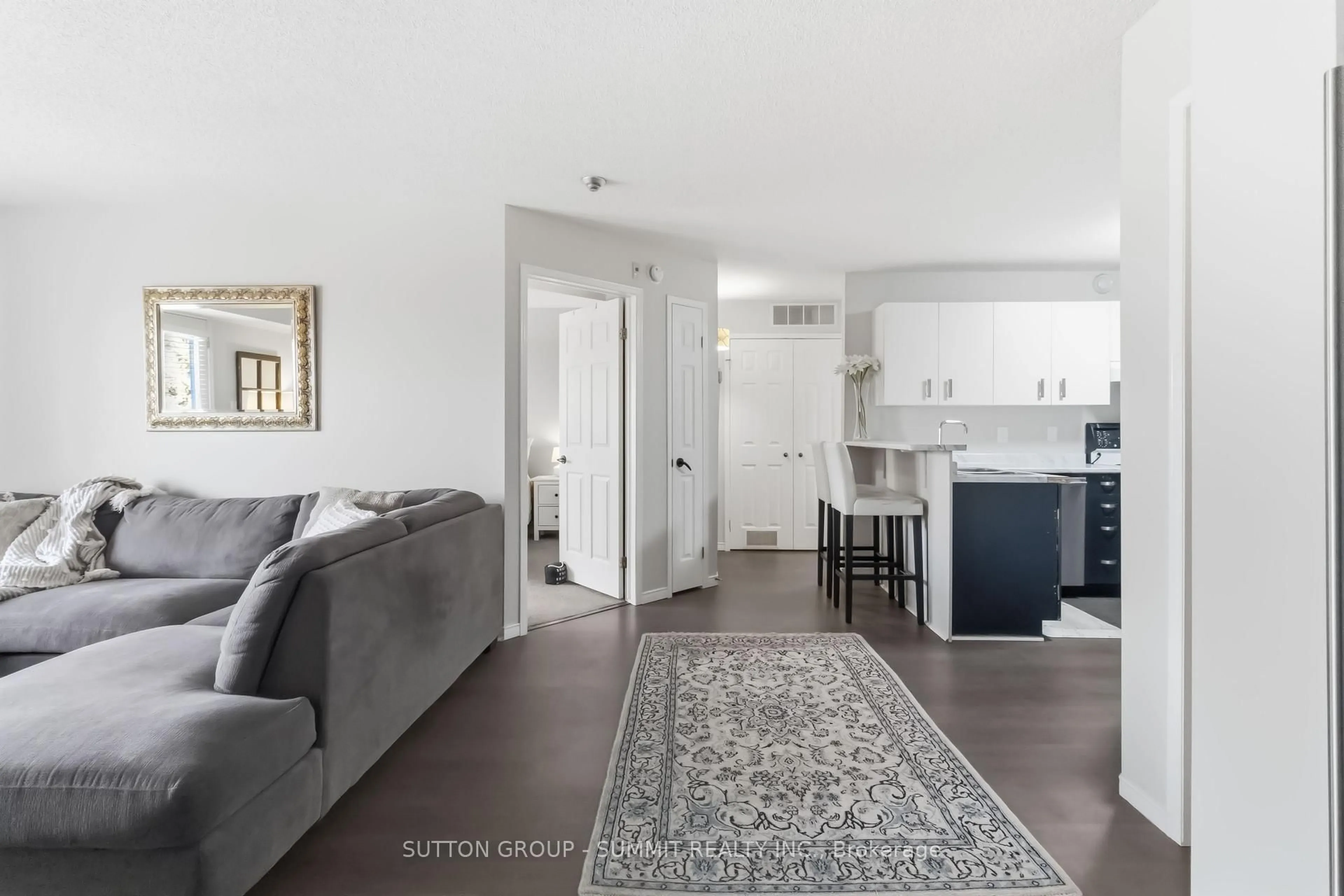 Unknown for 2010 Cleaver Ave #307, Burlington Ontario L7M 4C1