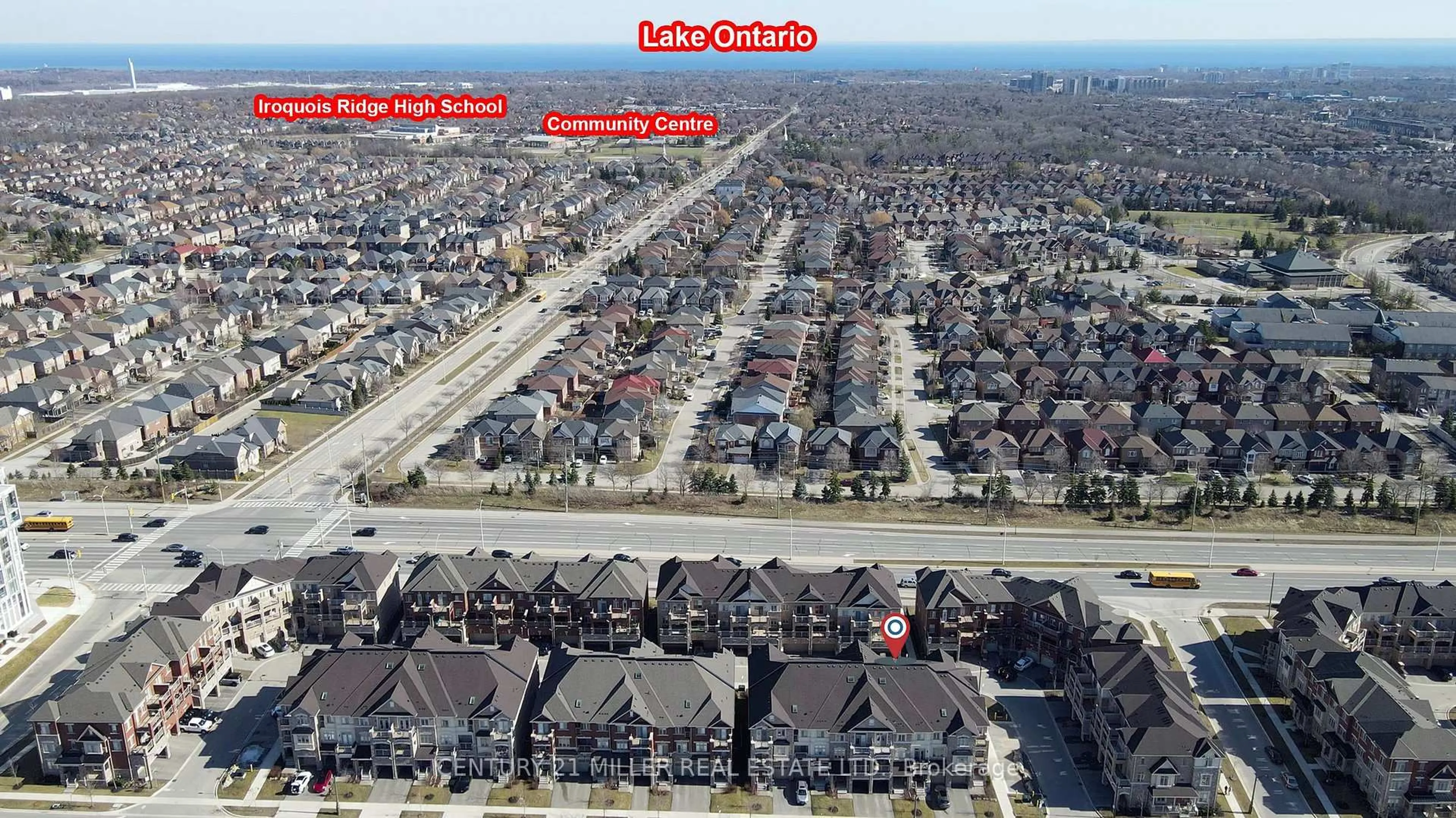 A pic from outside/outdoor area/front of a property/back of a property/a pic from drone, street for 465 Manhattan Common, Oakville Ontario L6H 3P5