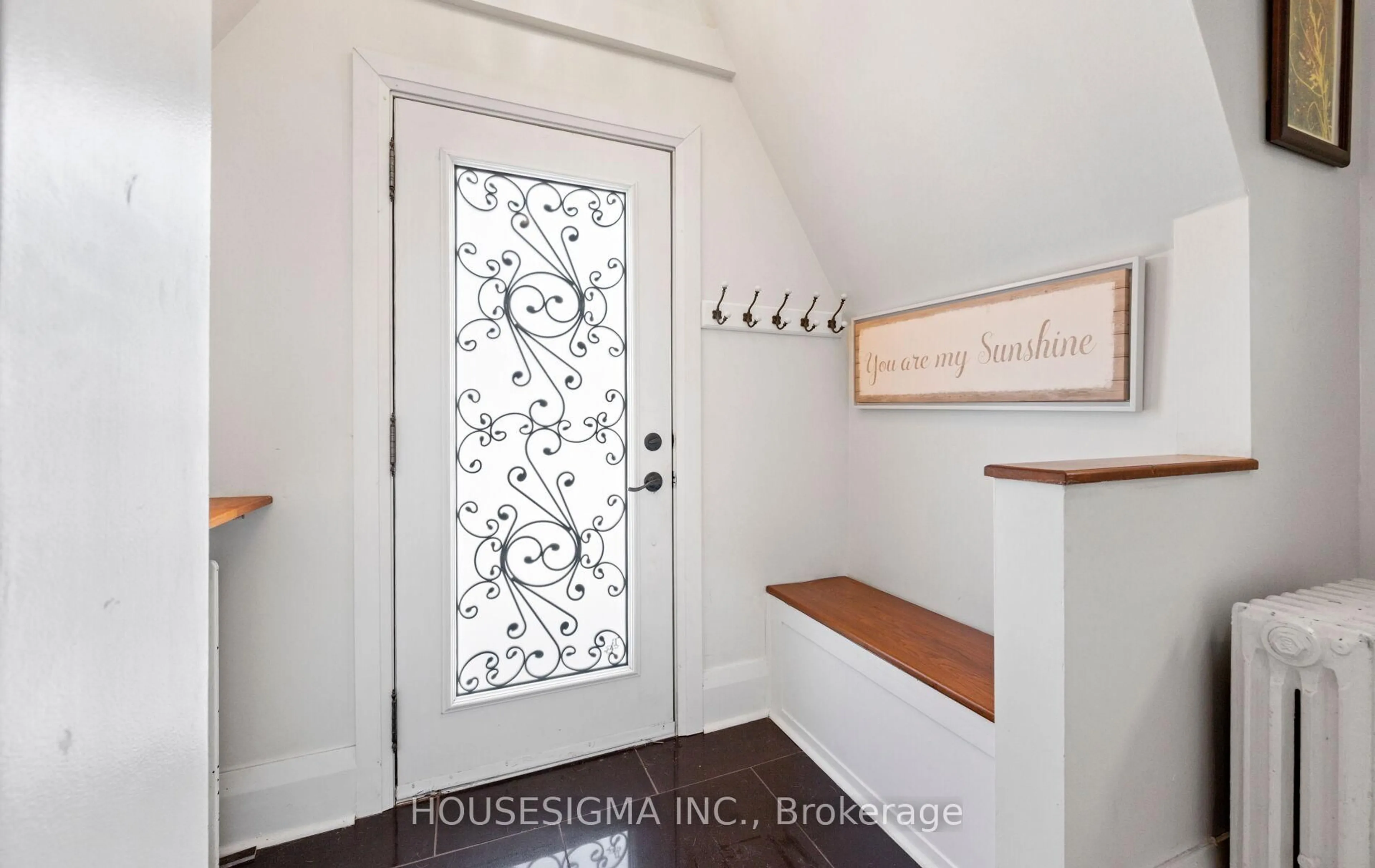 Indoor entryway for 4 Parker Ave, Toronto Ontario M8Z 4L5