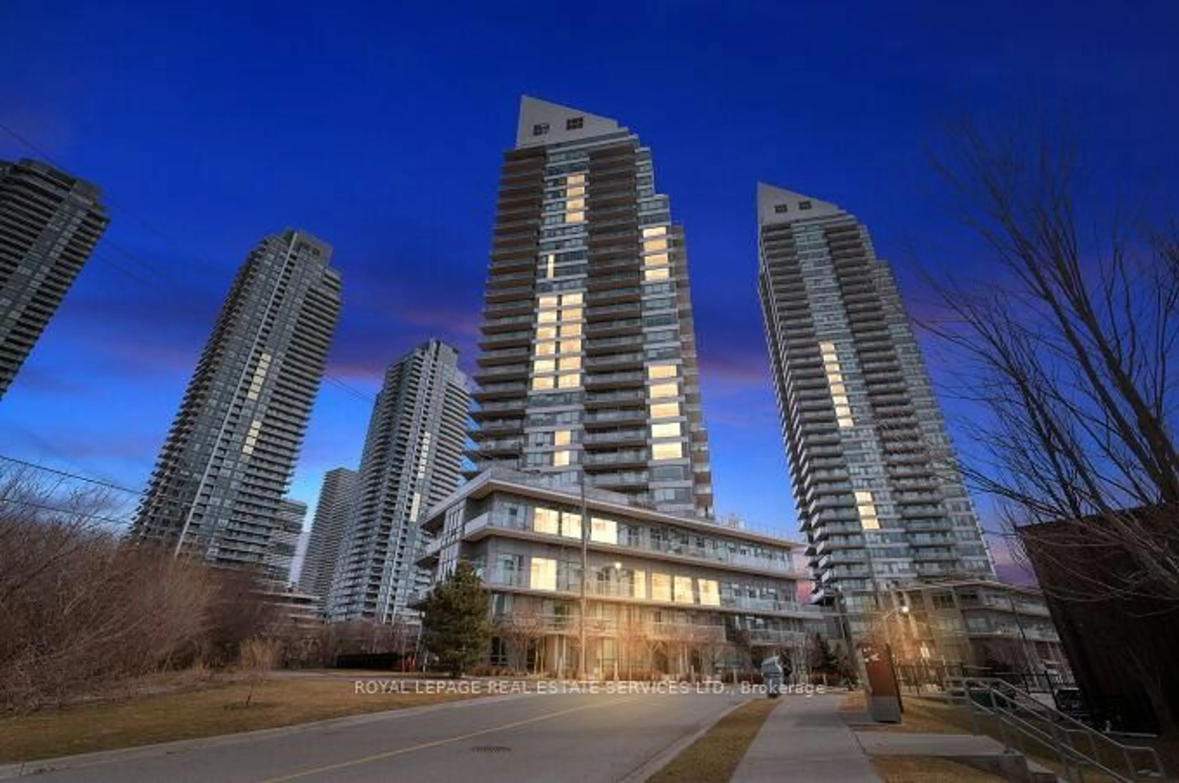 Patio, unknown for 15 Legion Rd #904, Toronto Ontario M8V 0A9