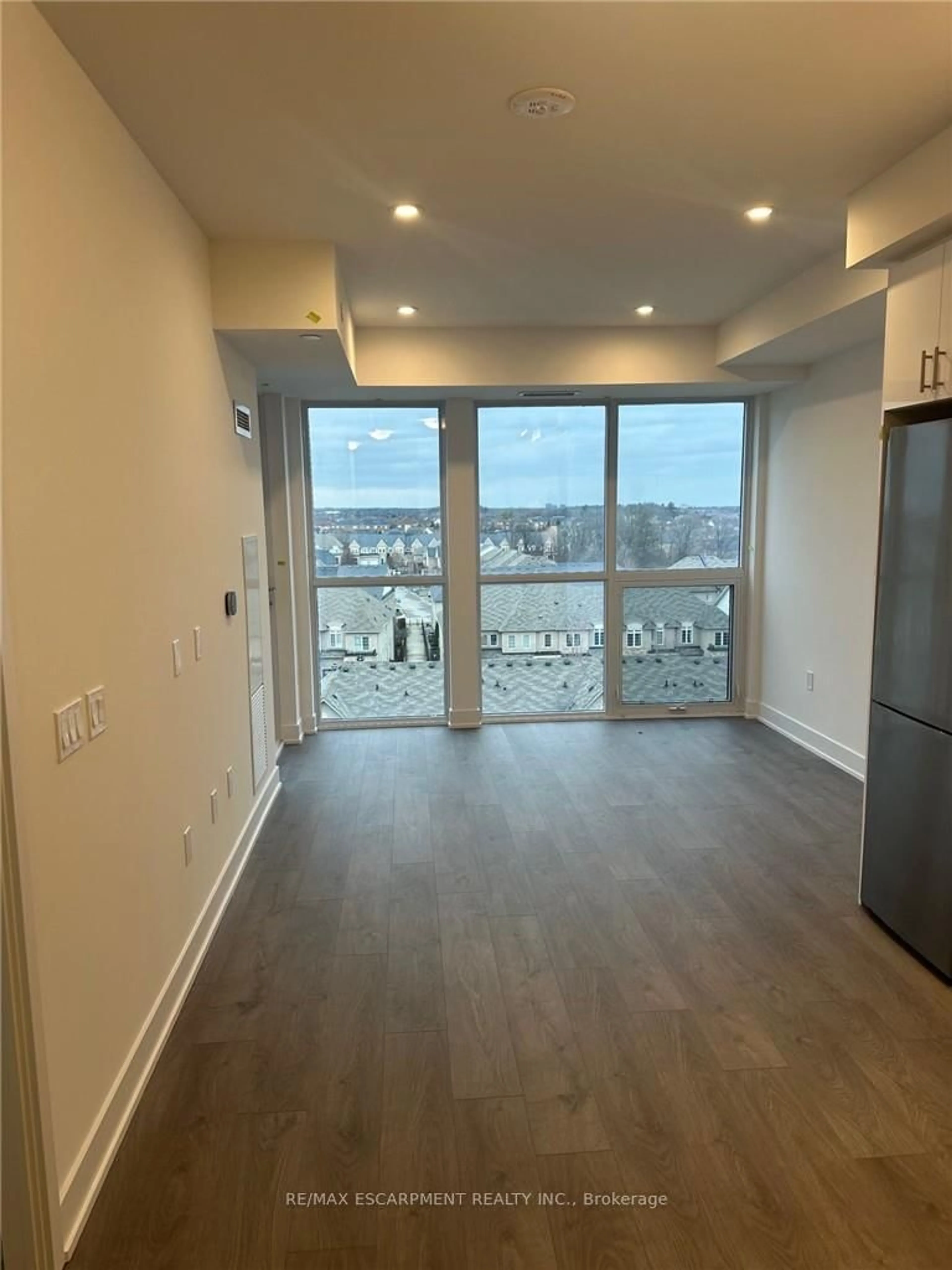 A pic of a room for 2343 Khalsa Gate #727, Oakville Ontario L6M 4J2