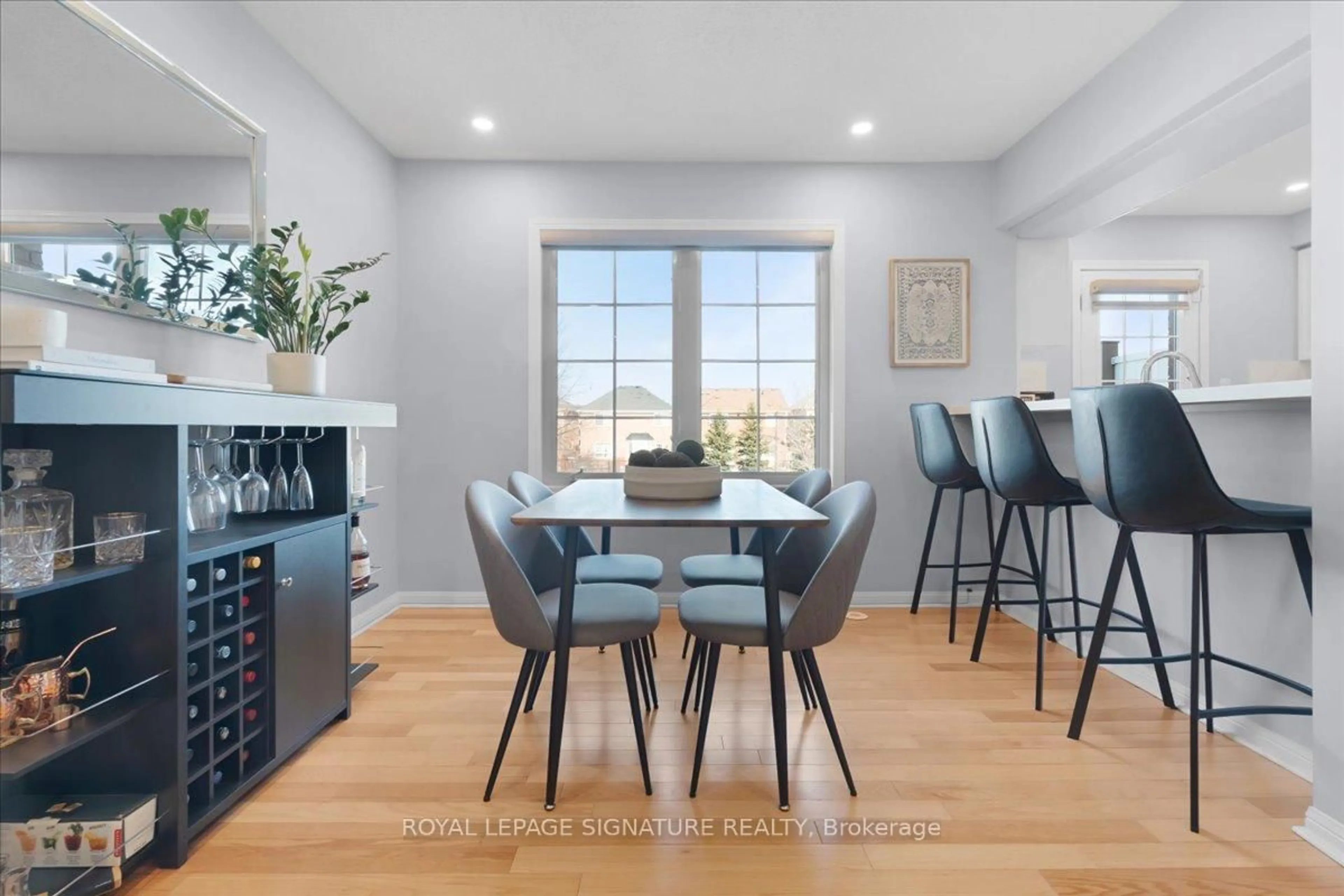 Unknown for 934 Ambroise Cres, Milton Ontario L9T 0M3