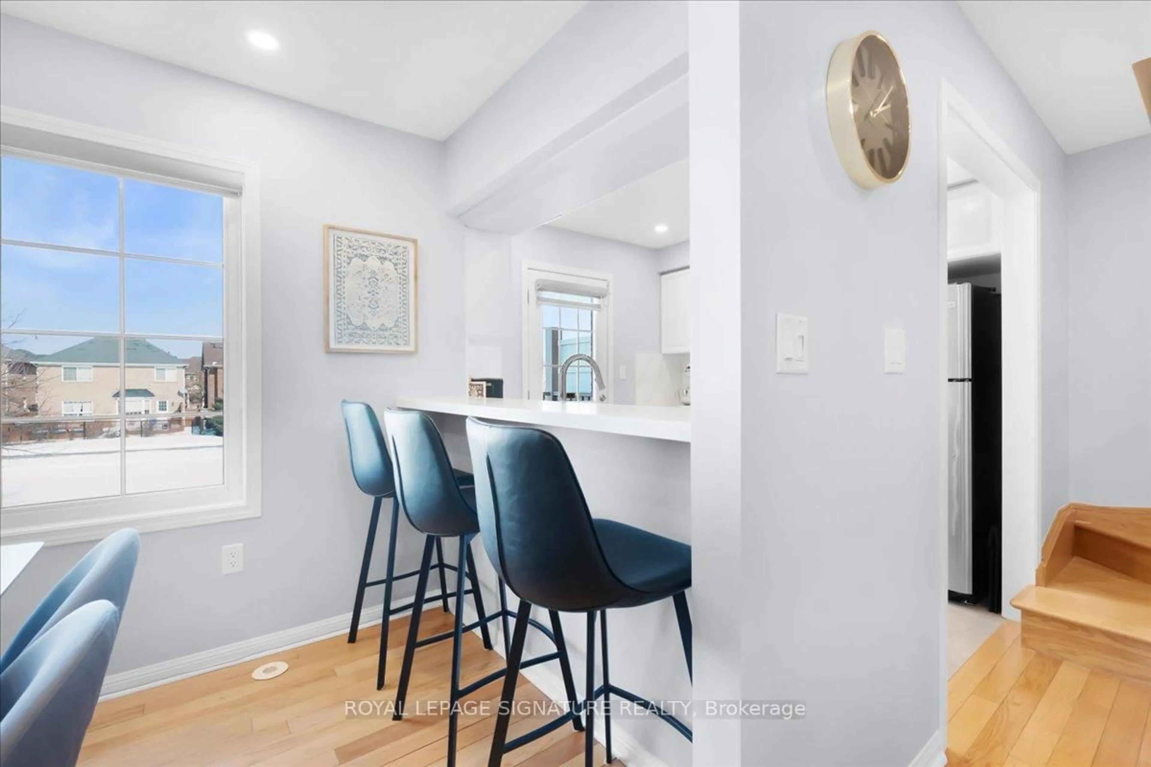 Open concept kitchen, unknown for 934 Ambroise Cres, Milton Ontario L9T 0M3