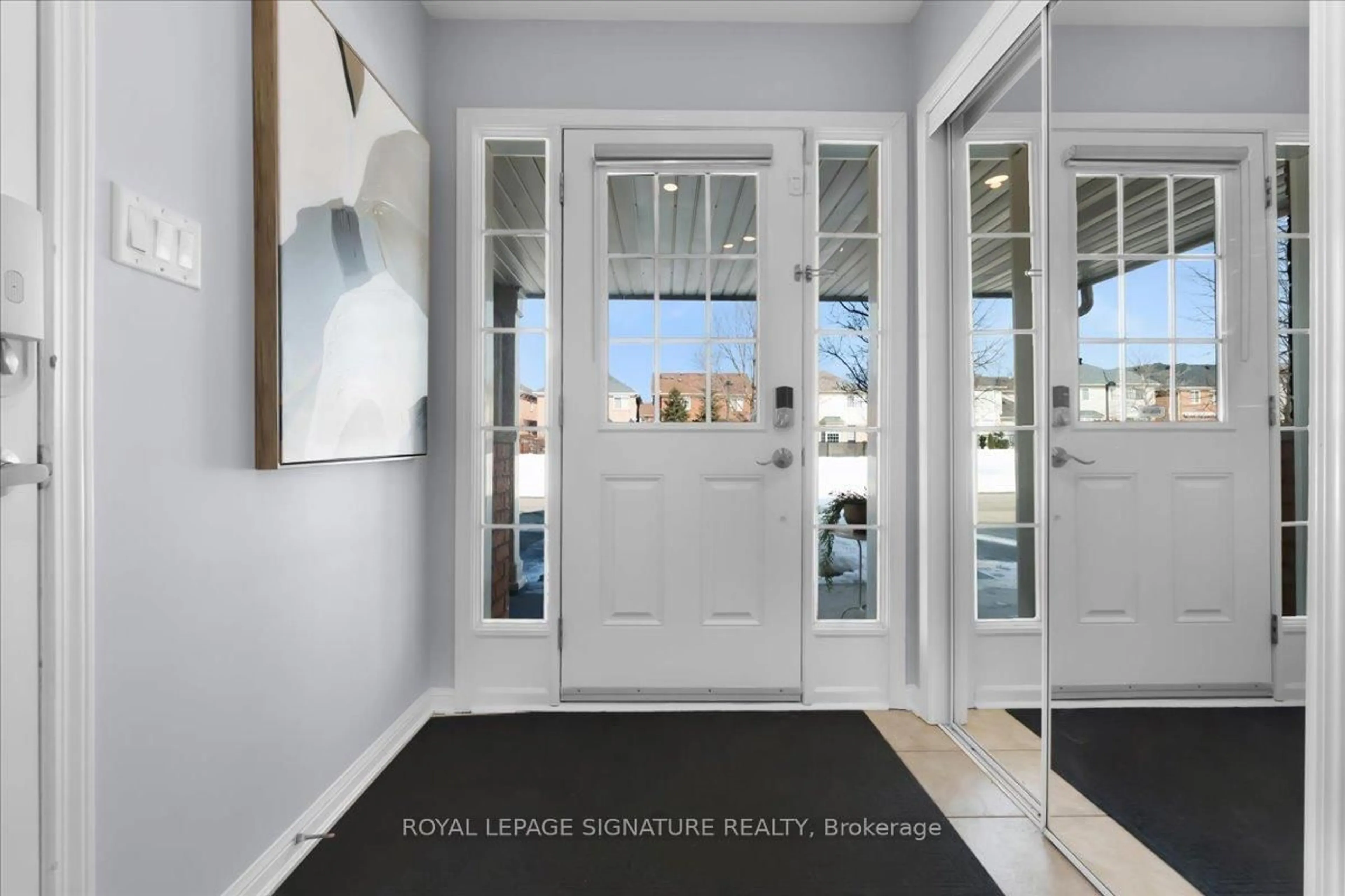 Indoor entryway for 934 Ambroise Cres, Milton Ontario L9T 0M3