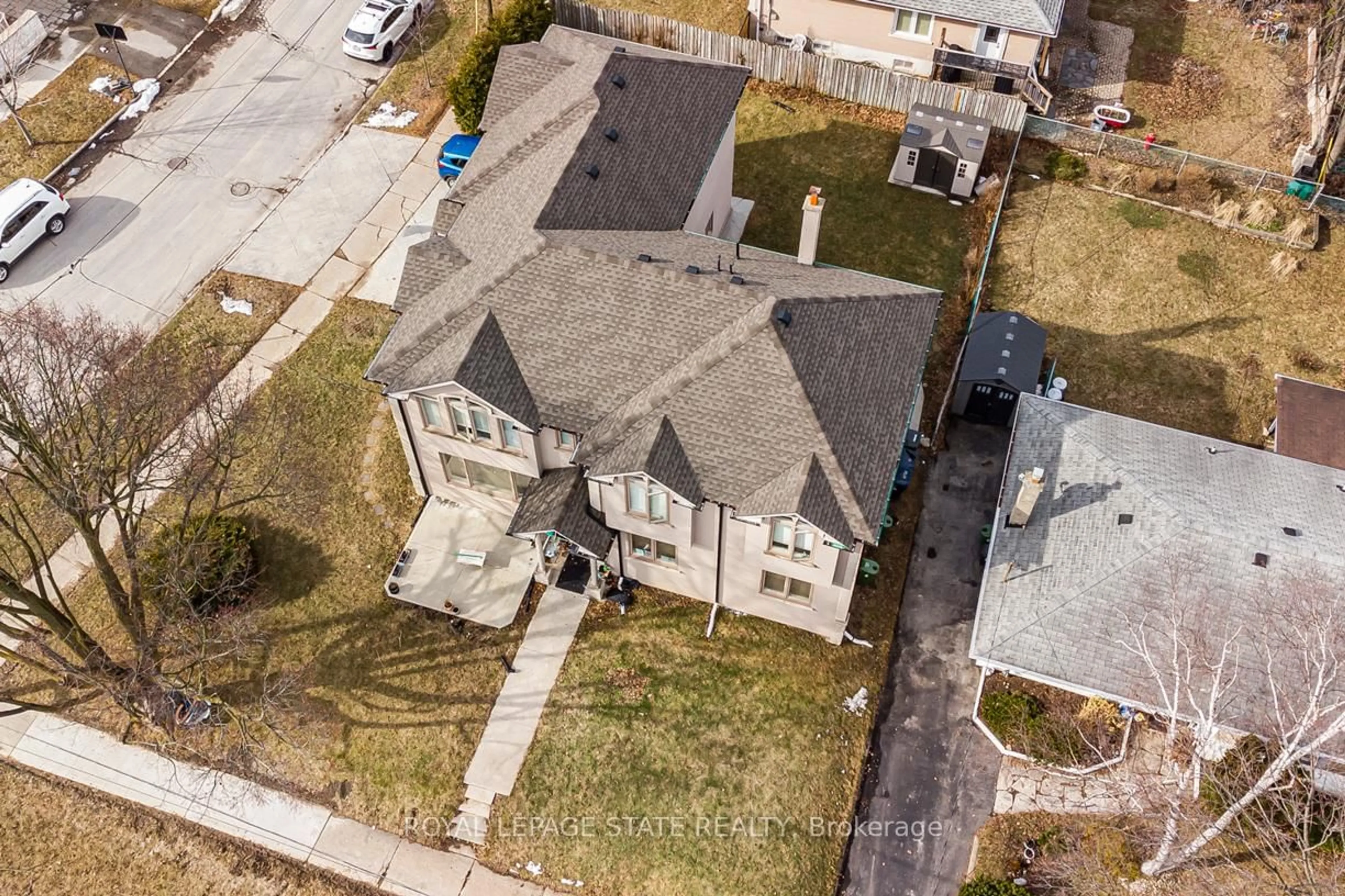 A pic from outside/outdoor area/front of a property/back of a property/a pic from drone, street for 6 Griggsden Ave, Toronto Ontario M9P 2Z5