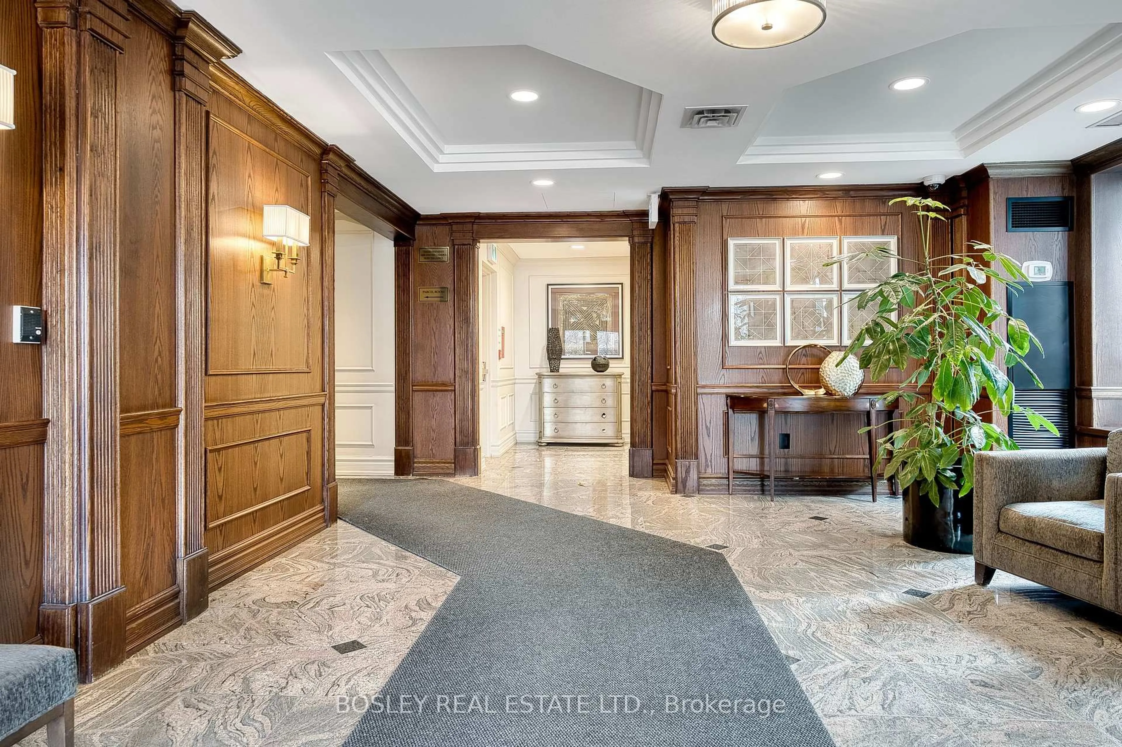 Indoor foyer for 17 Michael Power Pl #706, Toronto Ontario M9A 5G5