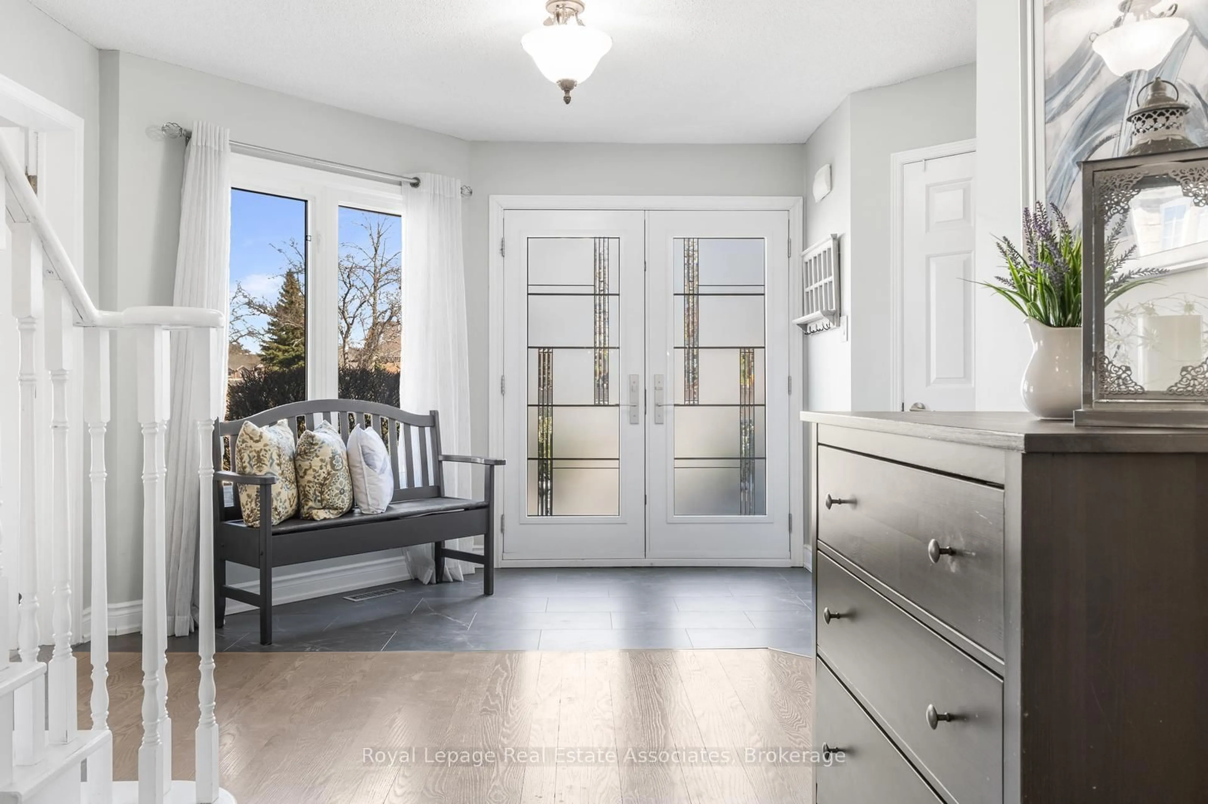 Indoor entryway for 6762 Snow Goose Lane, Mississauga Ontario L5N 5J2