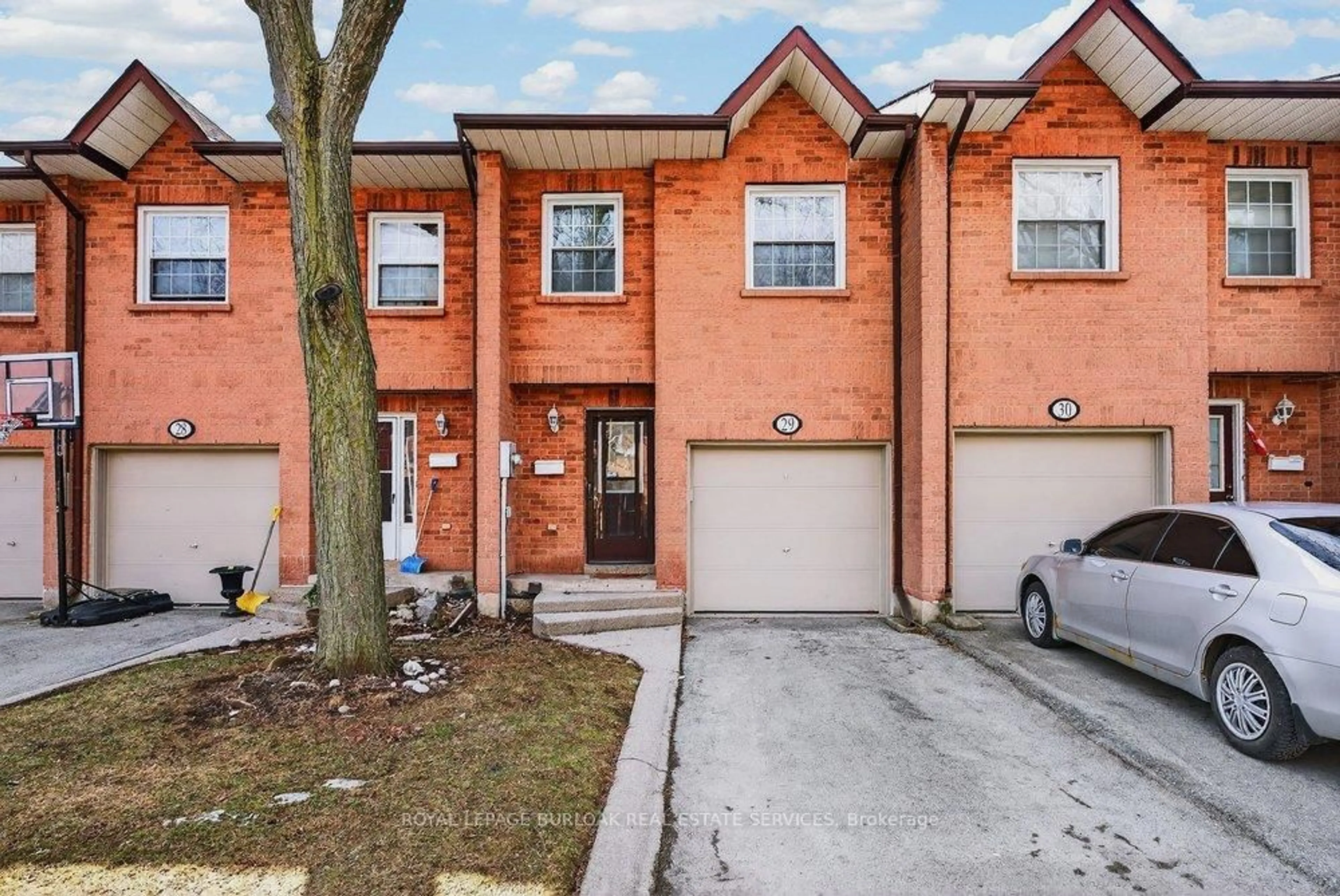 Home with brick exterior material, street for 2004 Glenada Cres #29, Oakville Ontario L6H 5P5