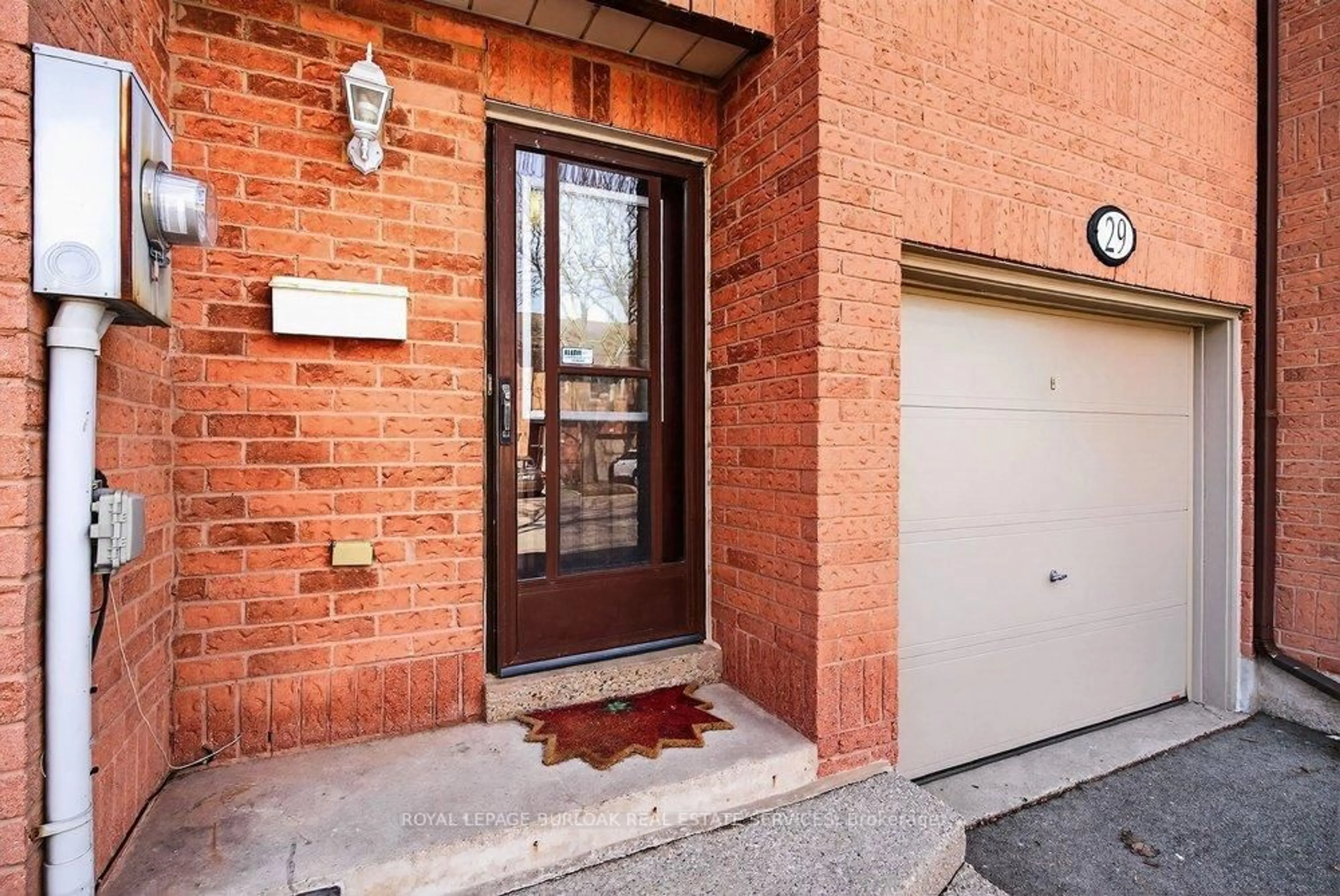 Unknown for 2004 Glenada Cres #29, Oakville Ontario L6H 5P5