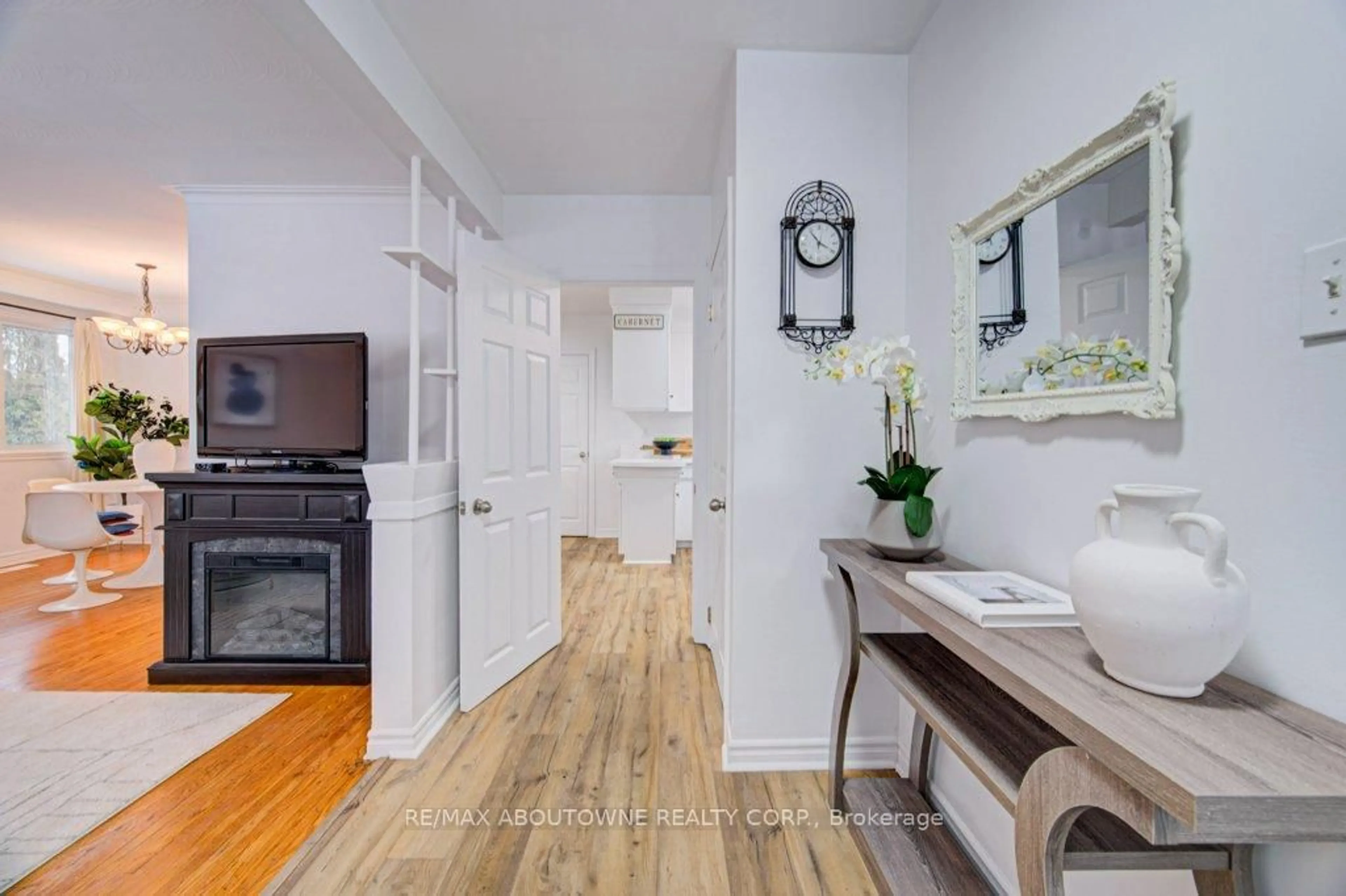 Unknown for 1239 Montclair Dr, Oakville Ontario L6H 1Z3