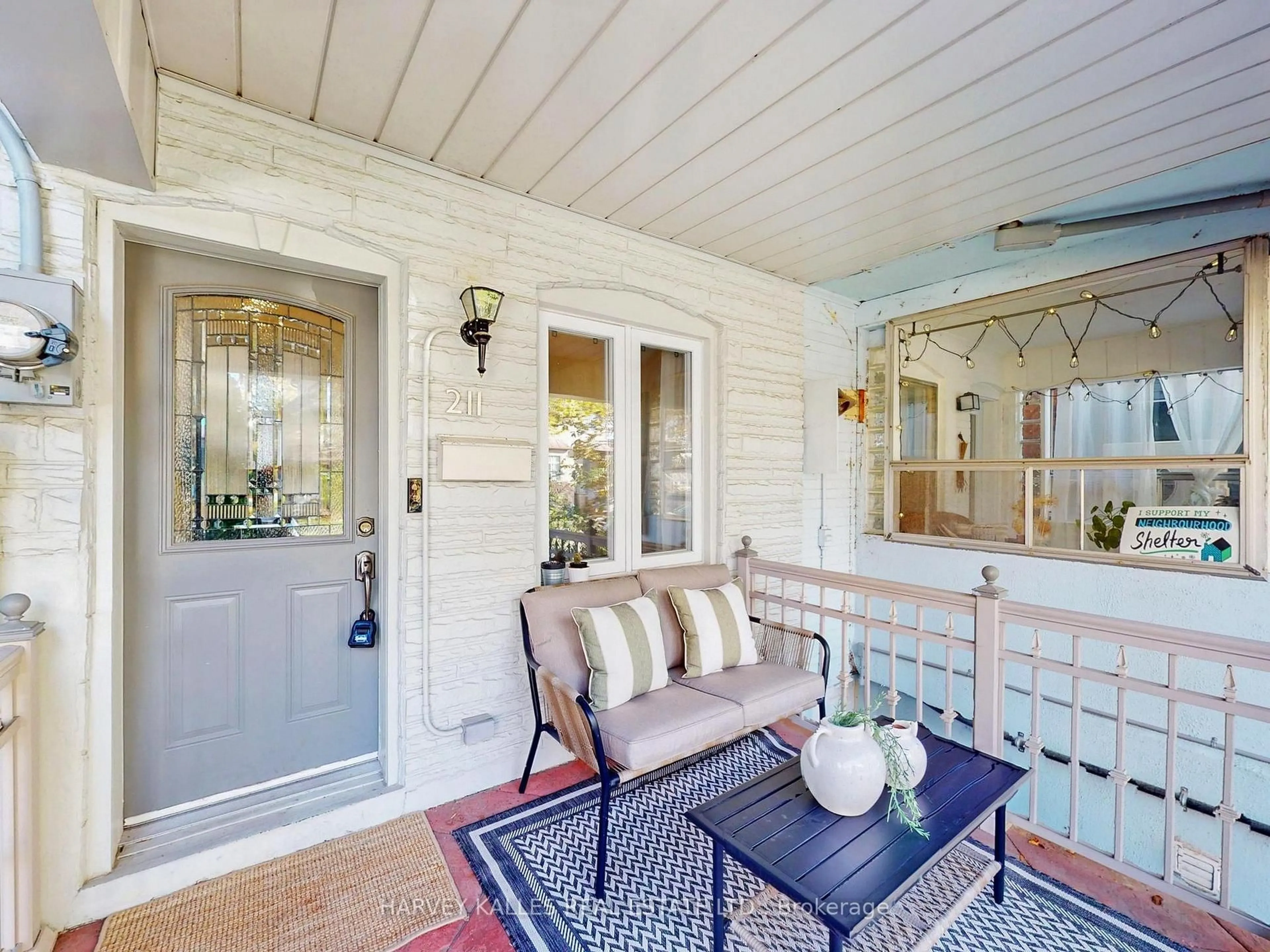 Indoor entryway for 211 Rosemount Ave, Toronto Ontario M6H 2N2