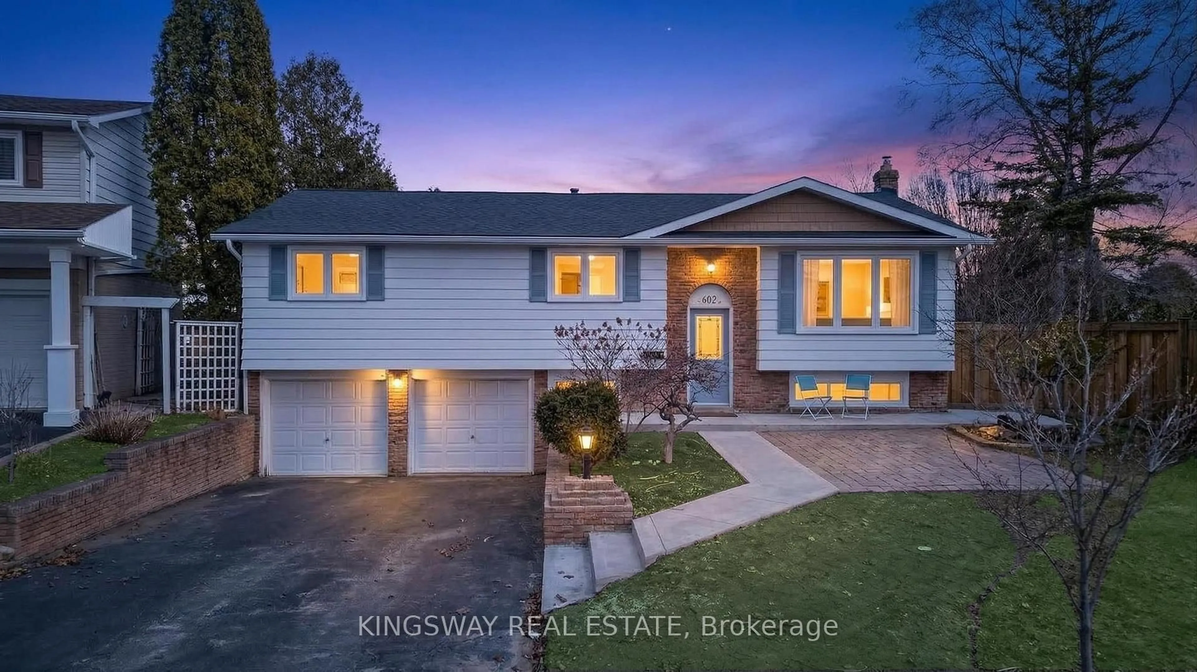 Home with vinyl exterior material, unknown for 602 Clare Pl, Burlington Ontario L7L 4Z7