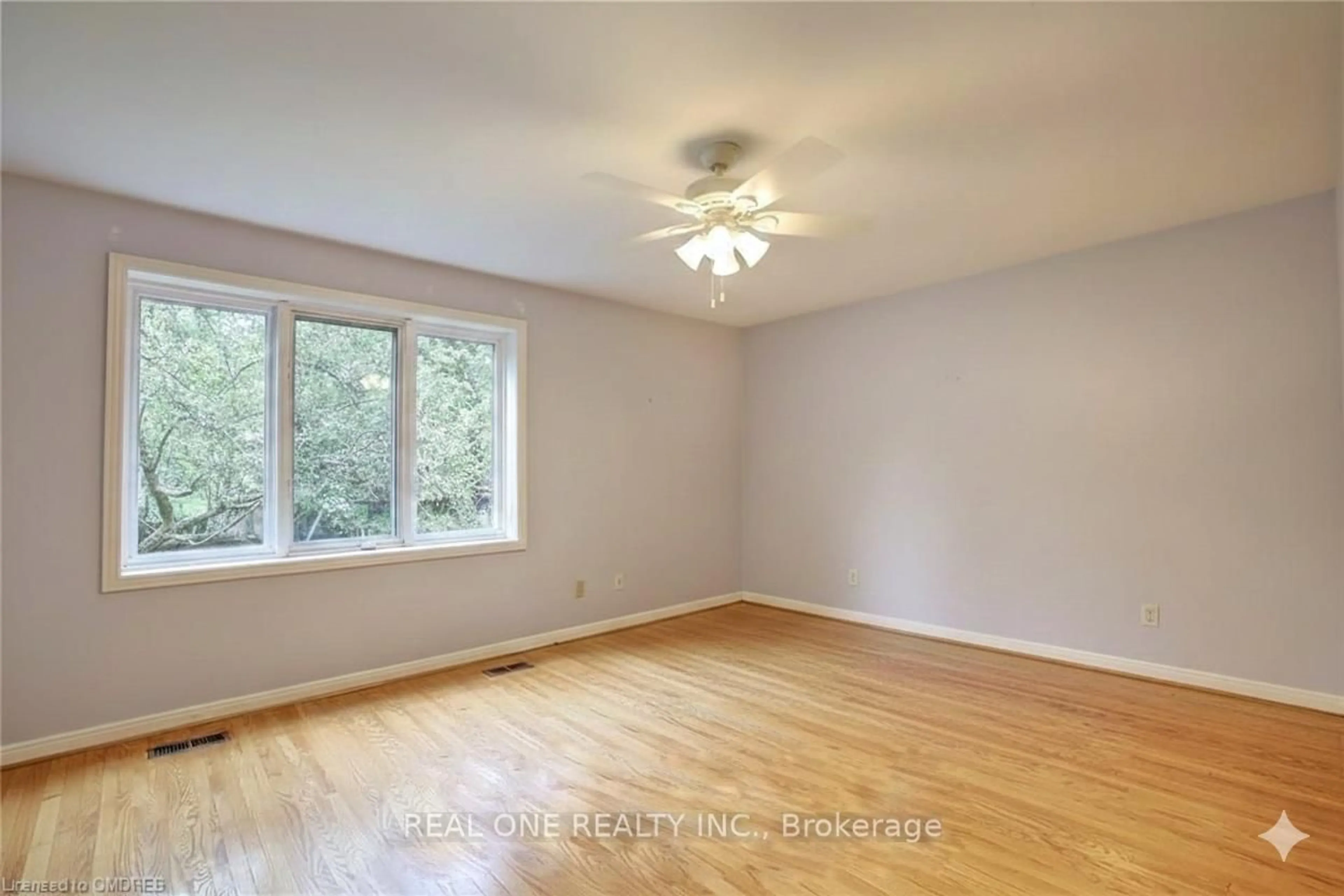 A pic of a room for 262 Cardinal Dr, Oakville Ontario L6J 4P2