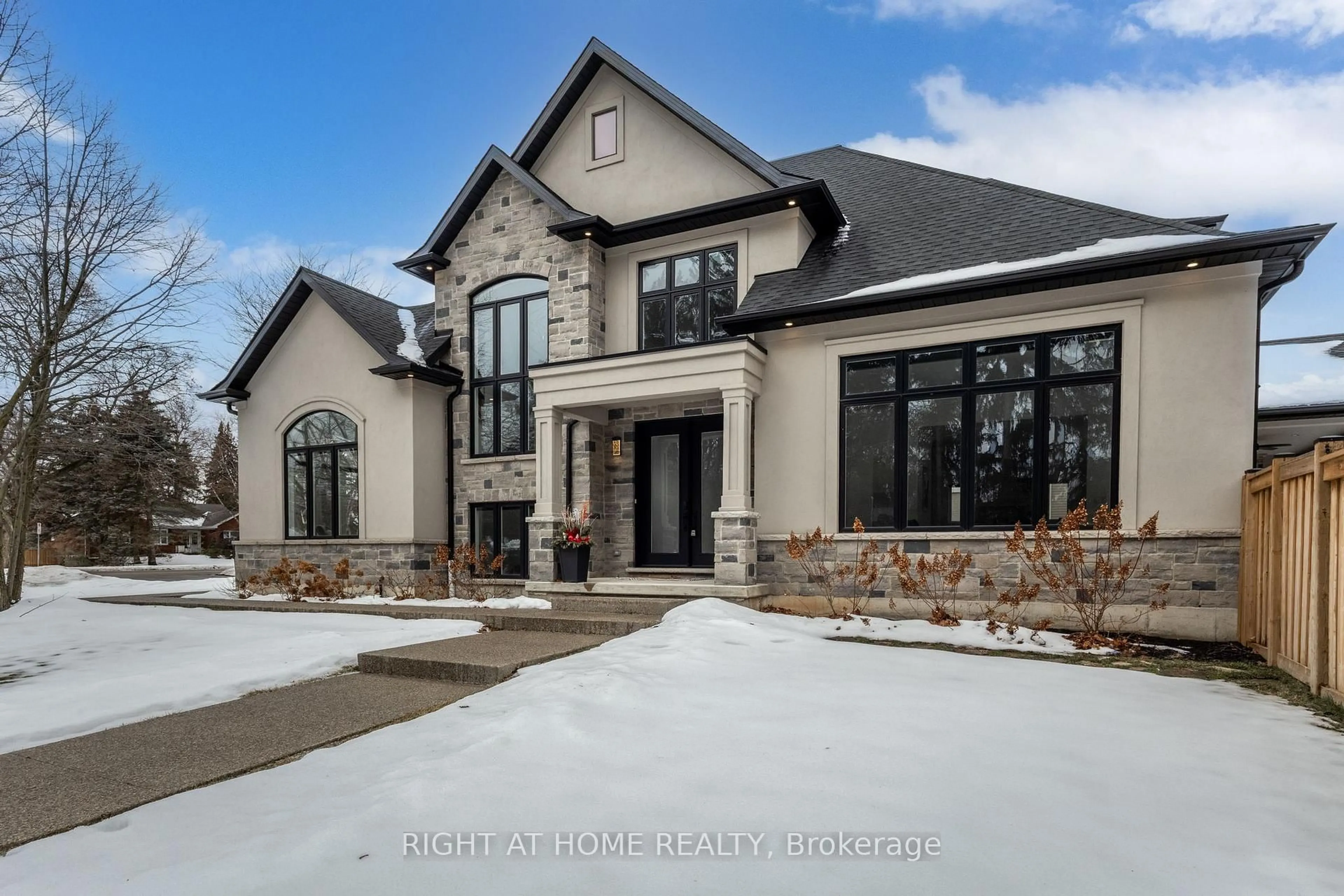 Home with brick exterior material, street for 817 King Rd, Burlington Ontario L7T 3K8