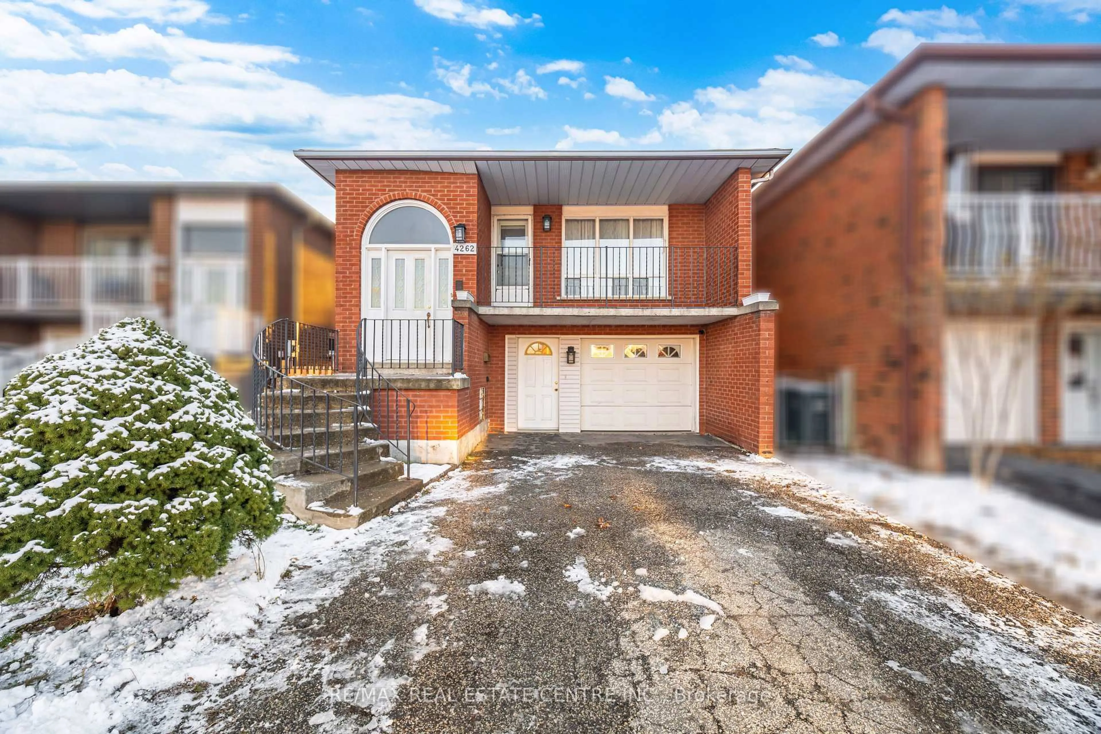 Unknown for 4262 Poltava Cres, Mississauga Ontario L4W 3C2