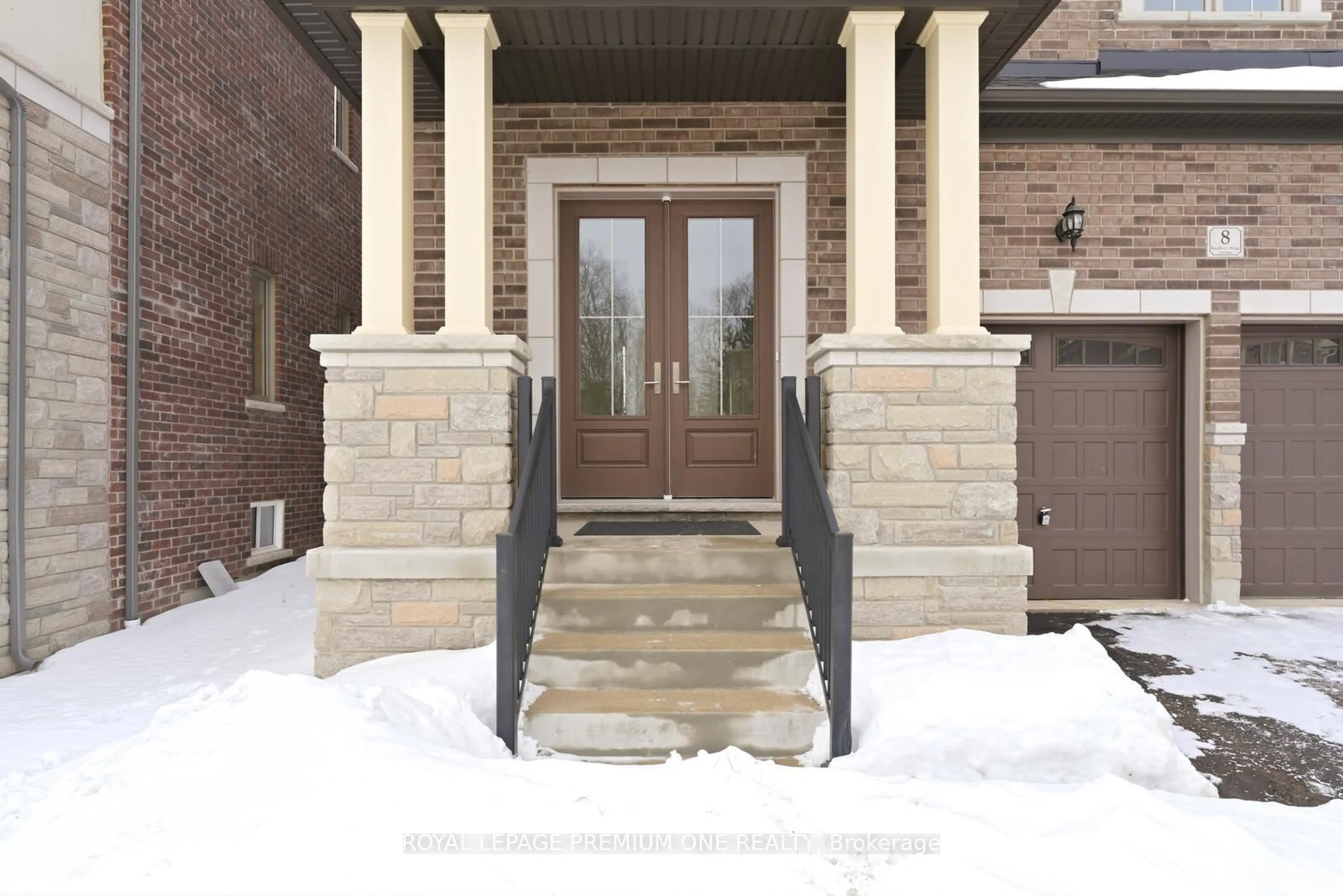 Unknown for 8 Raspberry Ridge Ave, Caledon Ontario L7C 1R5