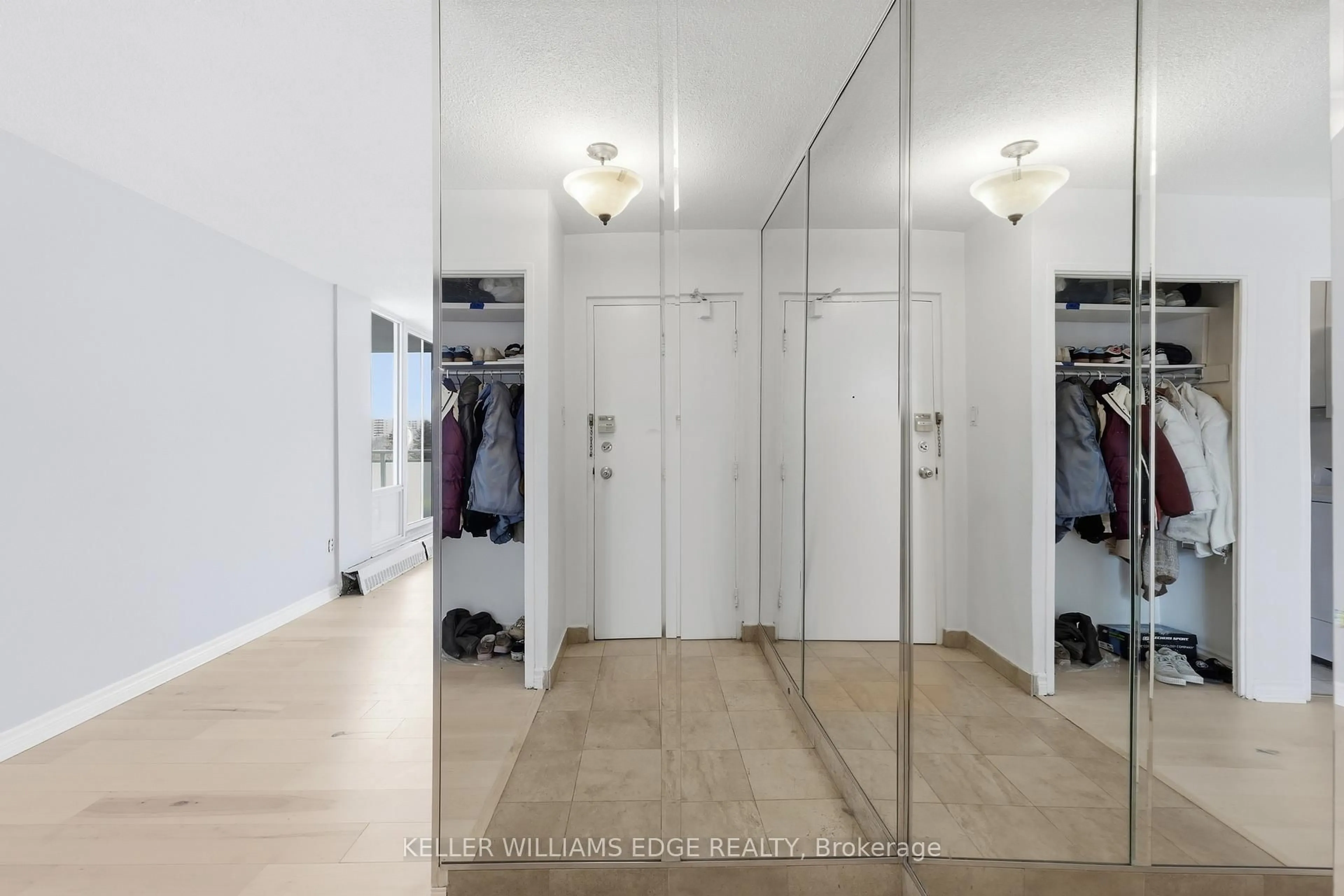 Unknown for 2345 Confederation Pkwy #703, Mississauga Ontario L5B 2H3