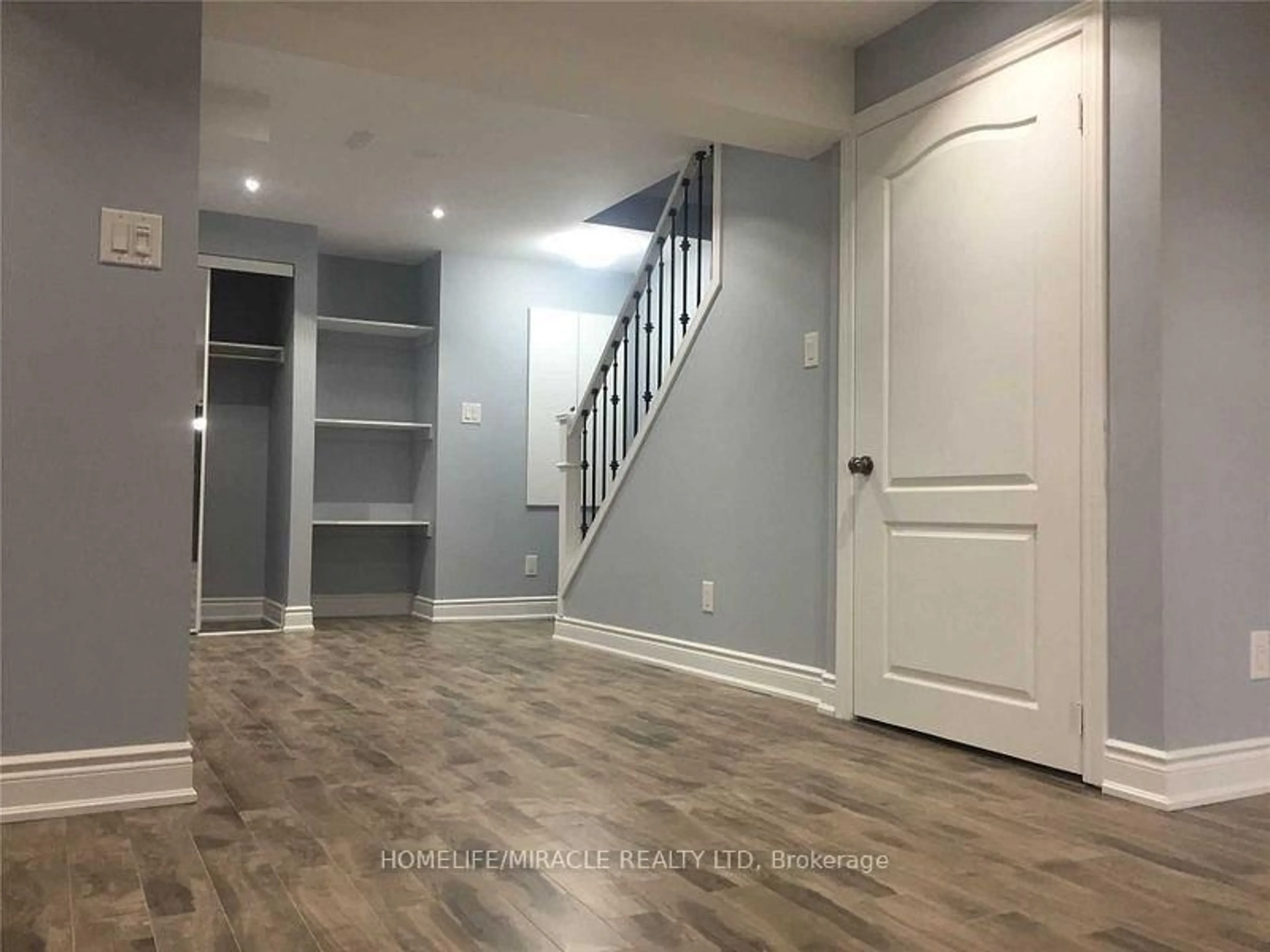 Indoor entryway for 38 Leadenhall Rd, Brampton Ontario L7A 4G3