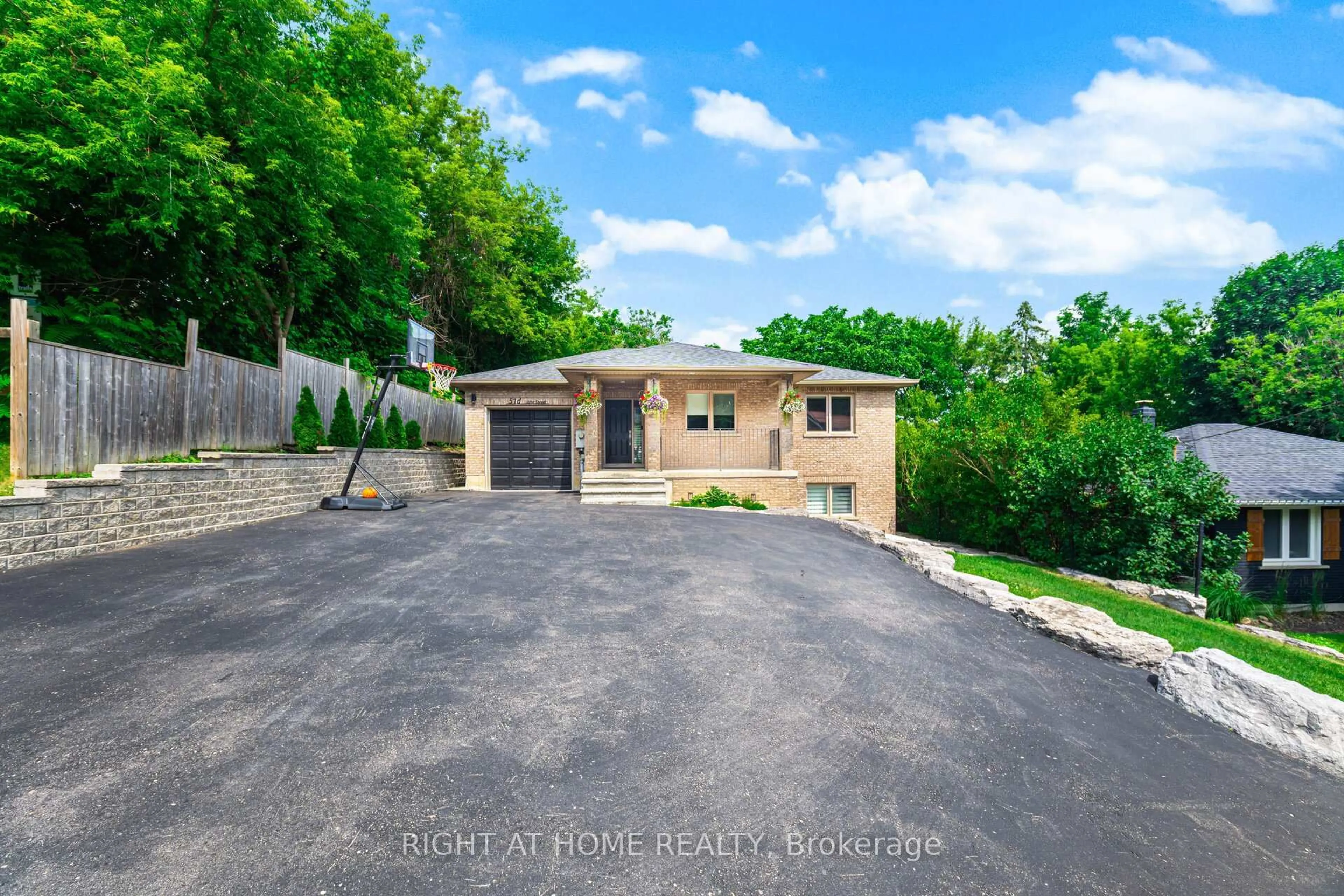 A pic from outside/outdoor area/front of a property/back of a property/a pic from drone, street for 51D John St, Halton Hills Ontario L7G 2J9