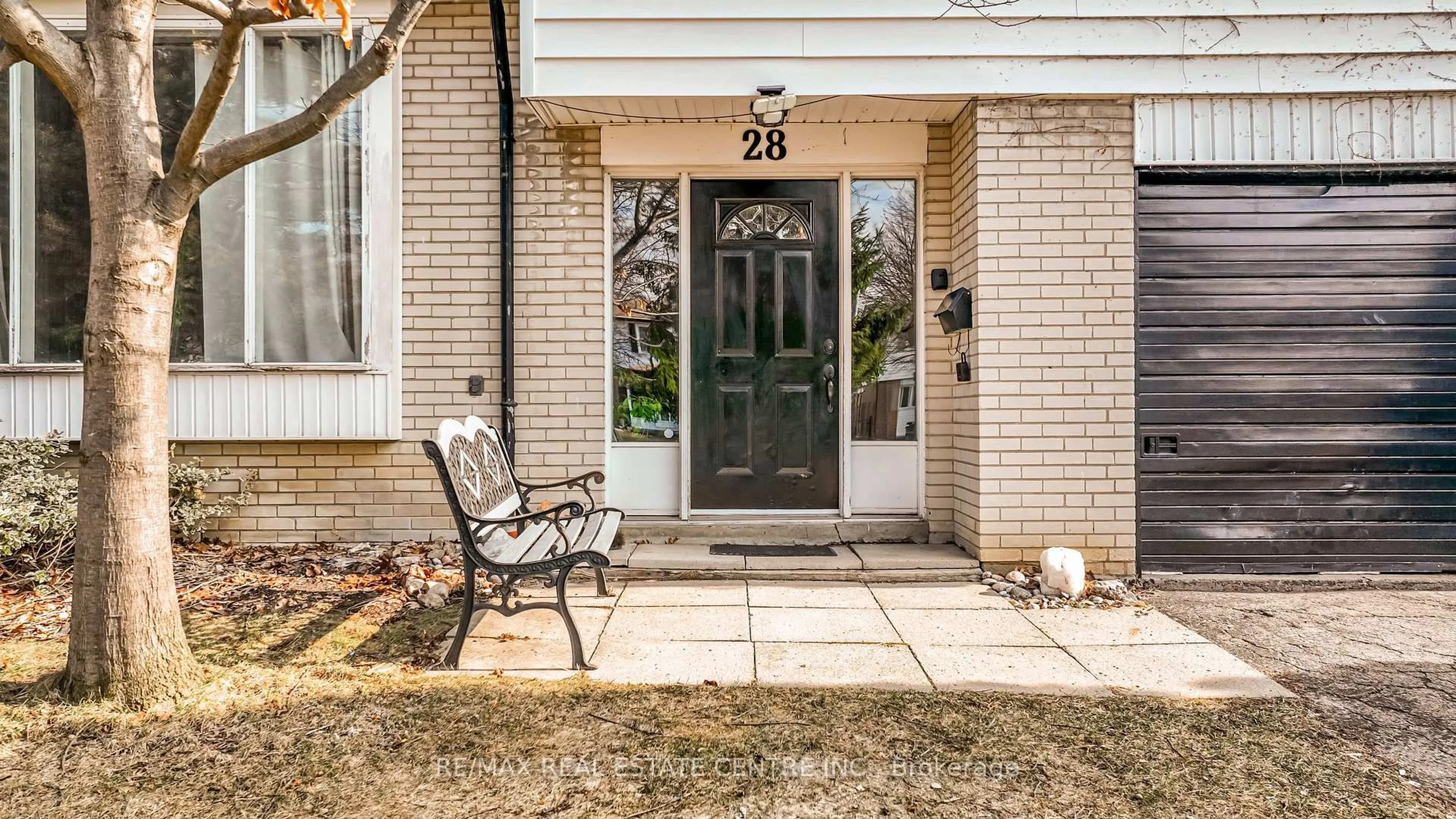 Unknown for 28 Cavendish Cres, Brampton Ontario L6T 1Z4