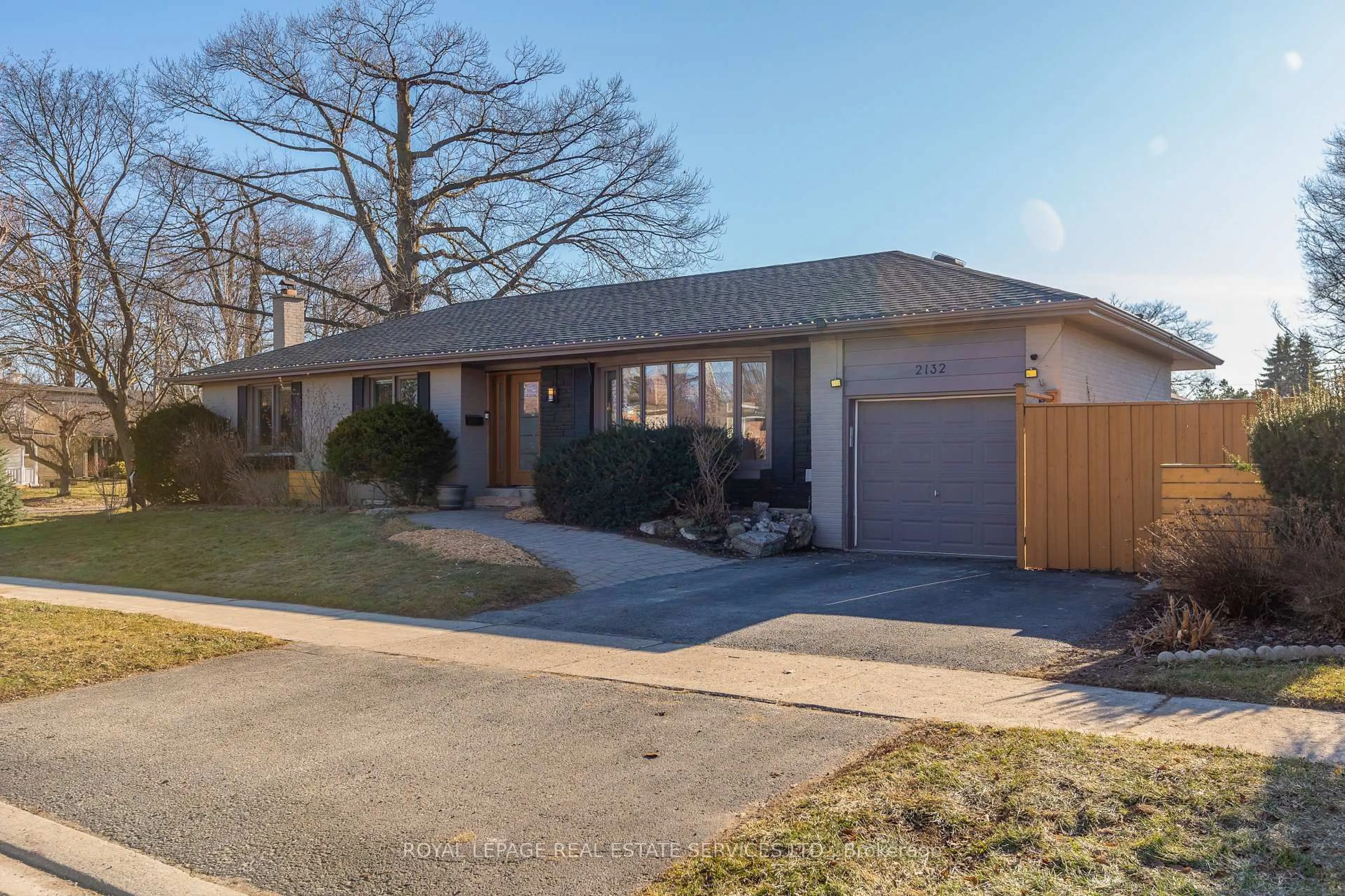 Home with brick exterior material, street for 2132 Denise Rd, Mississauga Ontario L4X 1J1