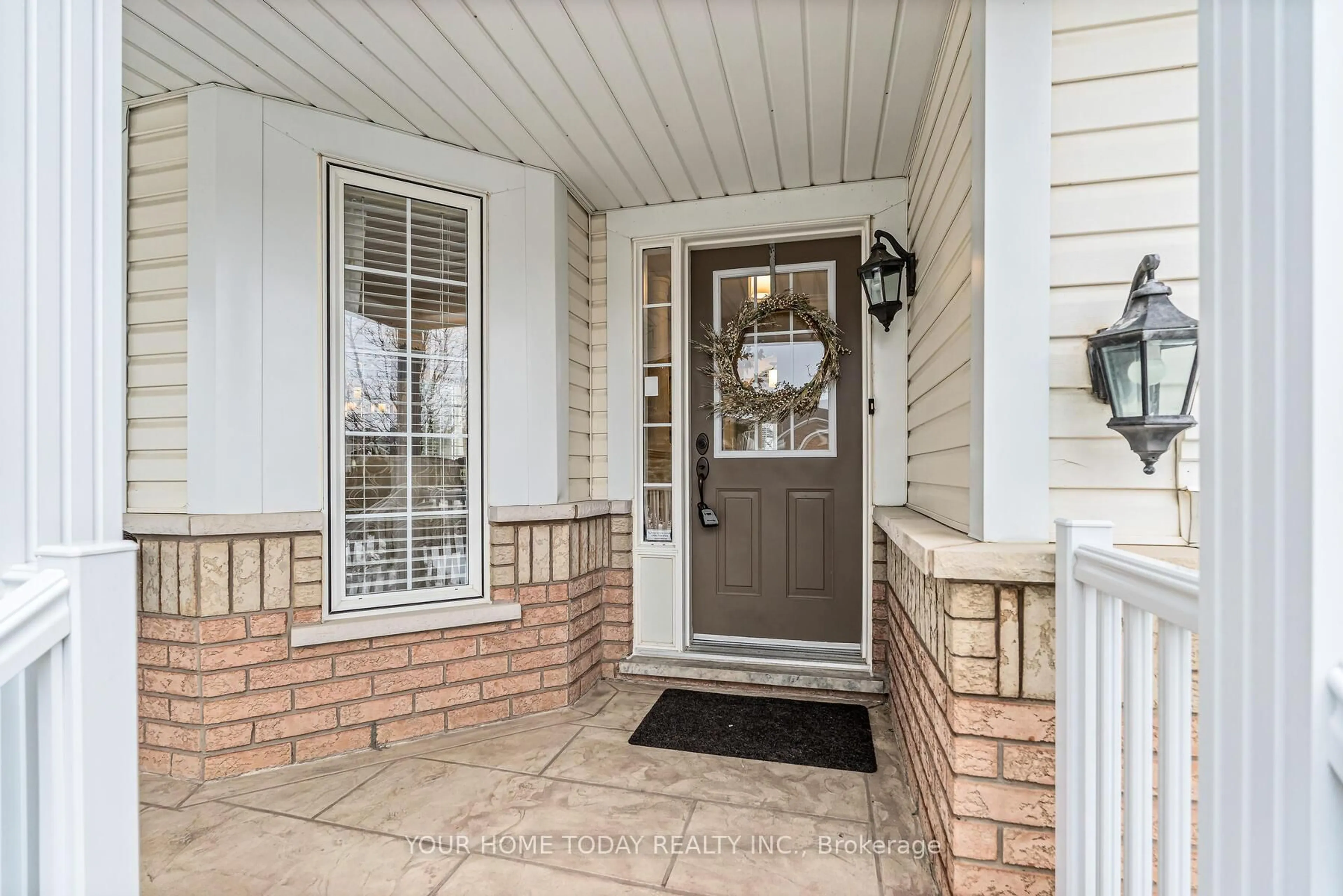 Indoor entryway for 177 Van Scott Dr, Brampton Ontario L7A 1S9