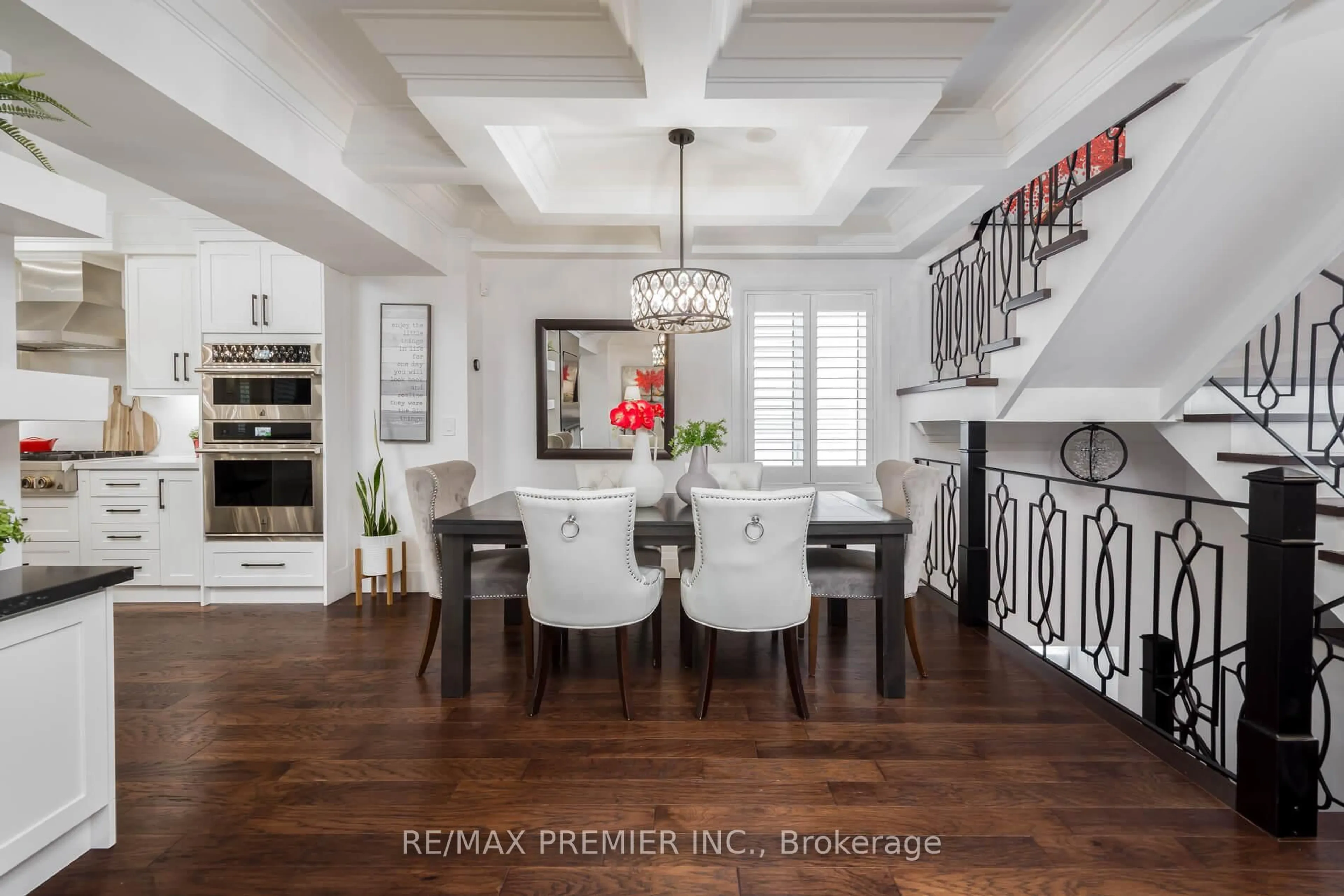 Dining room, unknown for 21 Elizabeth St, Brampton Ontario L6X 1S1