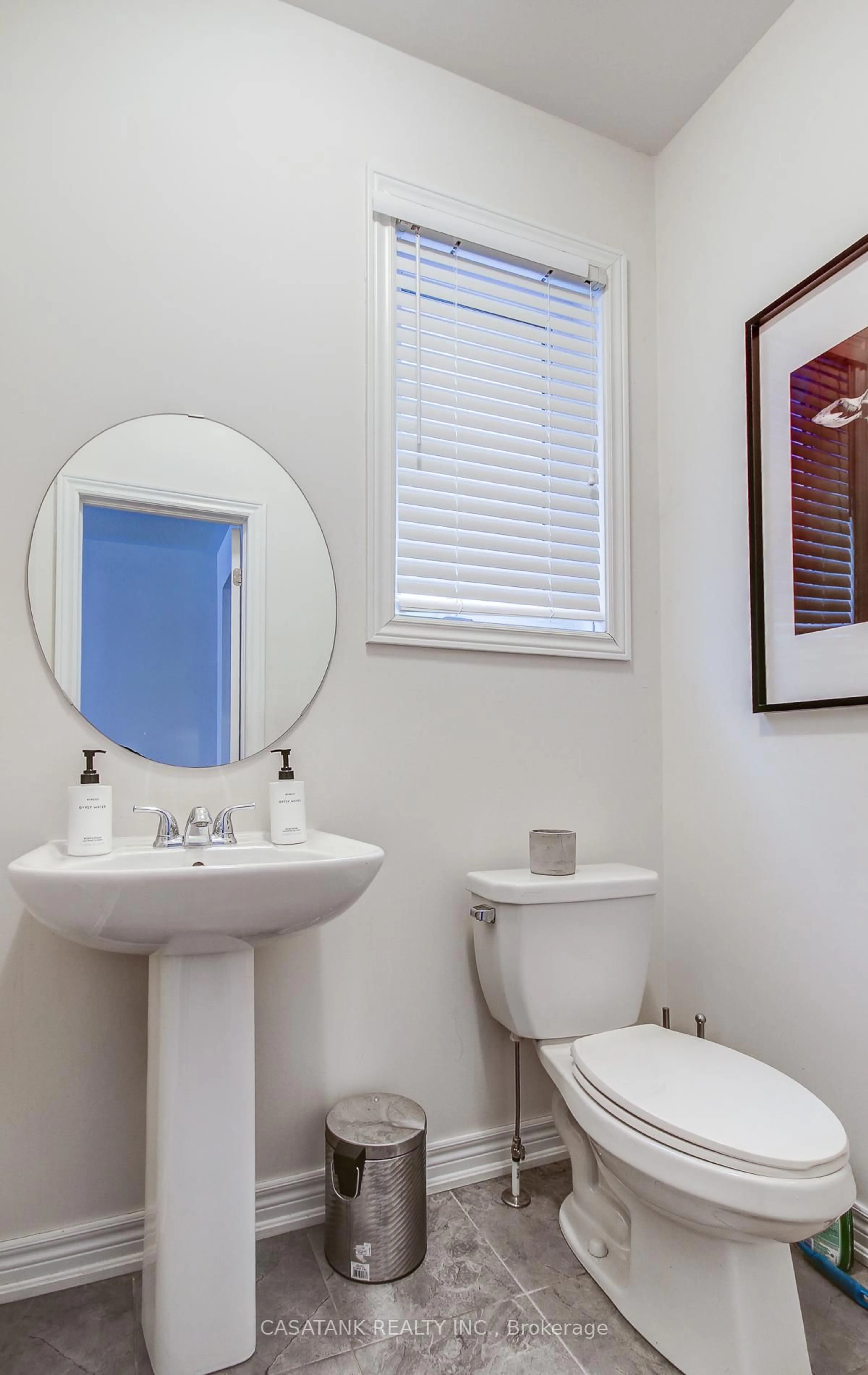 Standard bathroom, unknown for 20 Zelda Rd, Brampton Ontario L6R 0B3