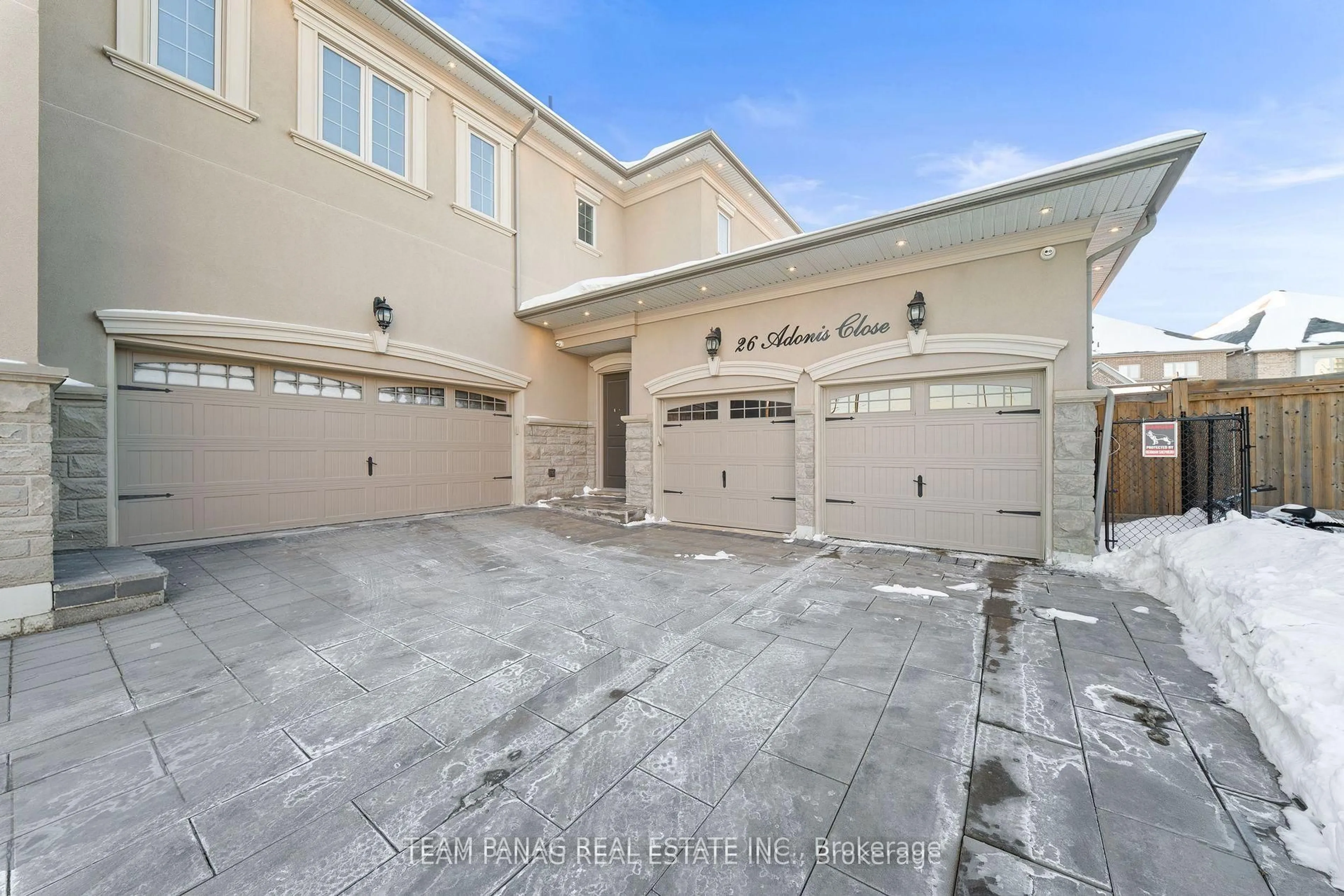 Unknown for 26 Adonis Clse, Brampton Ontario L6P 4K4