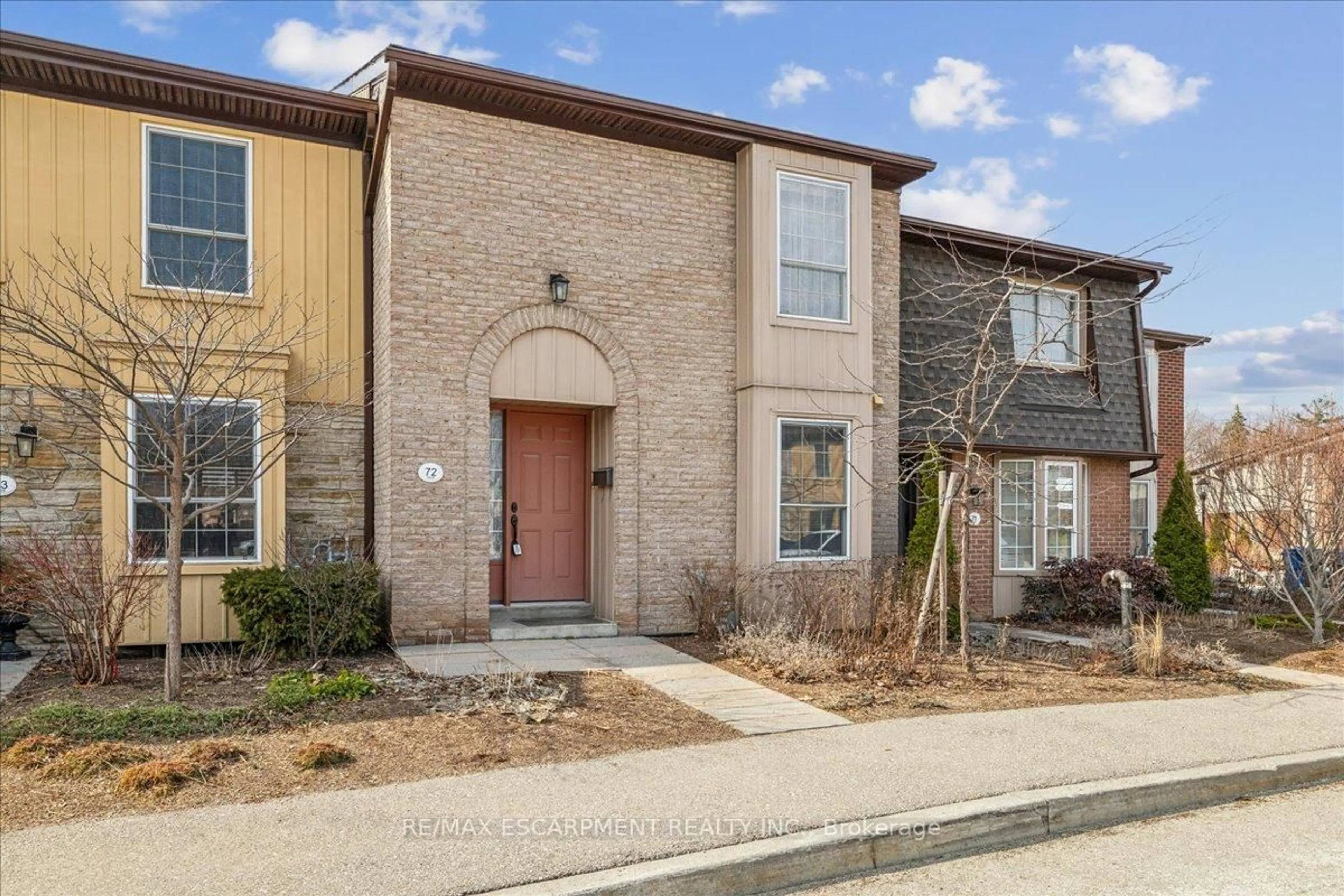 Home with brick exterior material, street for 3025 Glencrest Rd #72, Burlington Ontario L7N 3K1