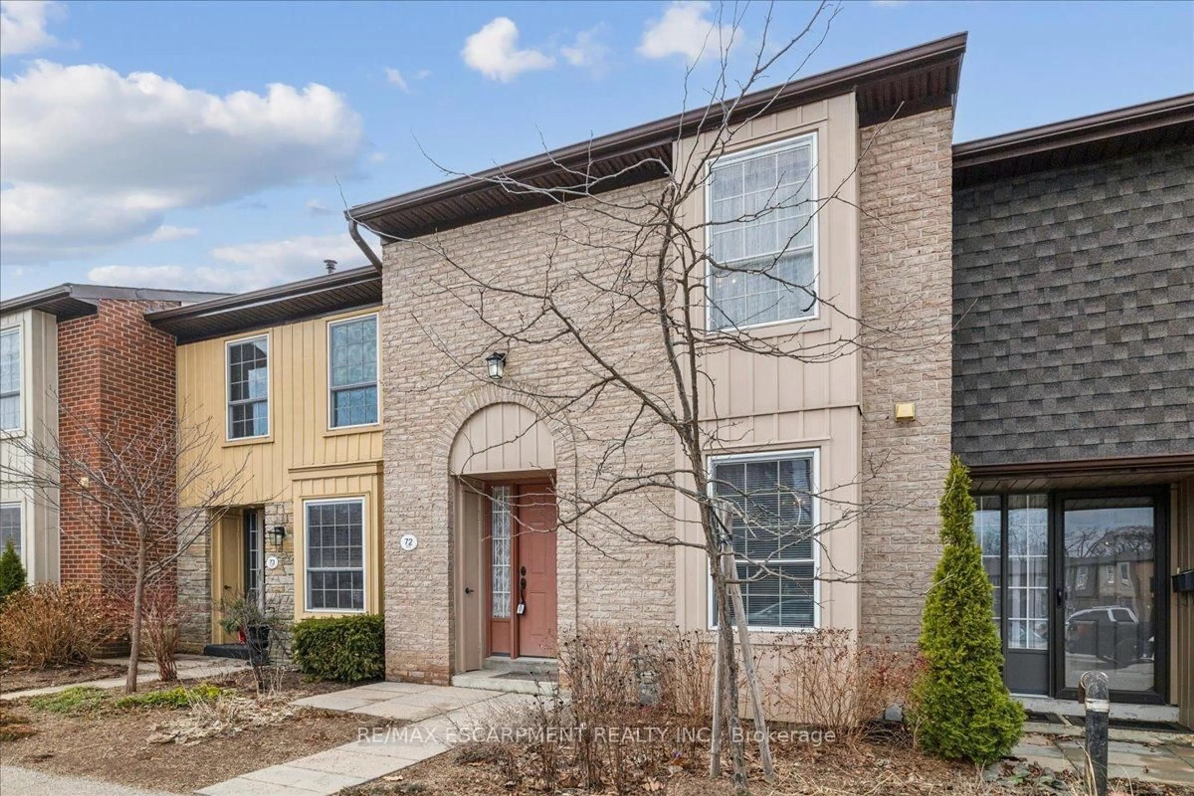 Home with brick exterior material, street for 3025 Glencrest Rd #72, Burlington Ontario L7N 3K1