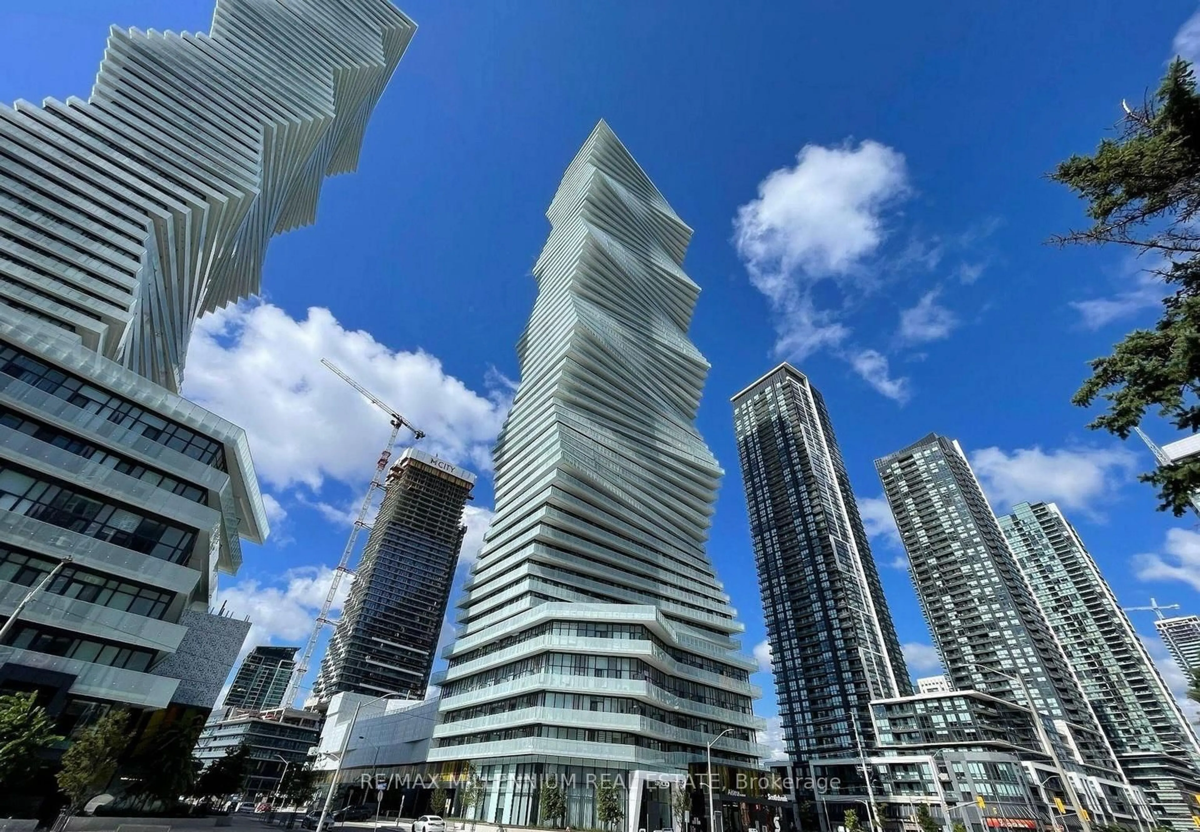 Unknown for 3900 Confederation Pkwy #5901, Mississauga Ontario L5B 0M3