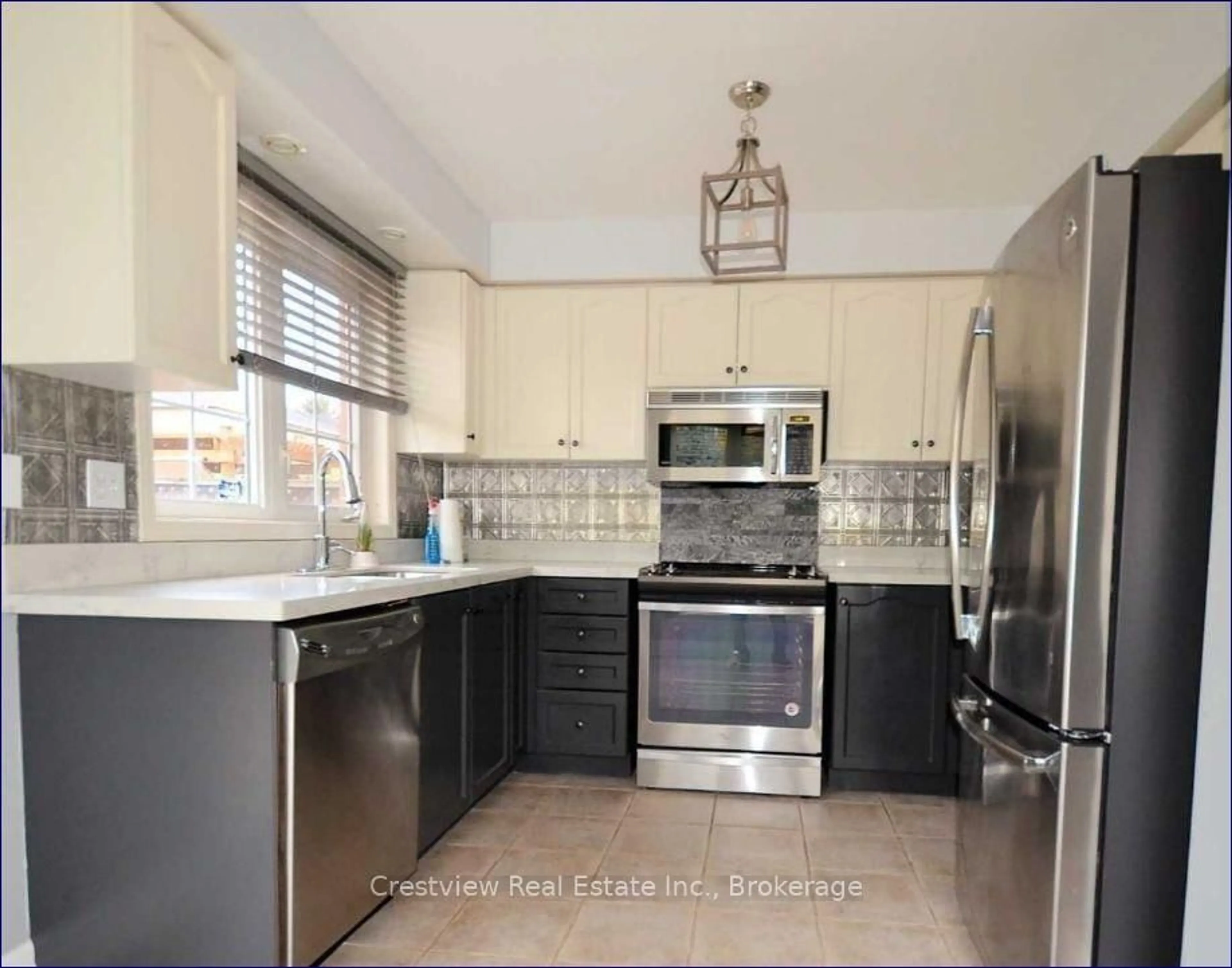 Unknown for 5665 Flora Ave, Burlington Ontario L7L 6X4