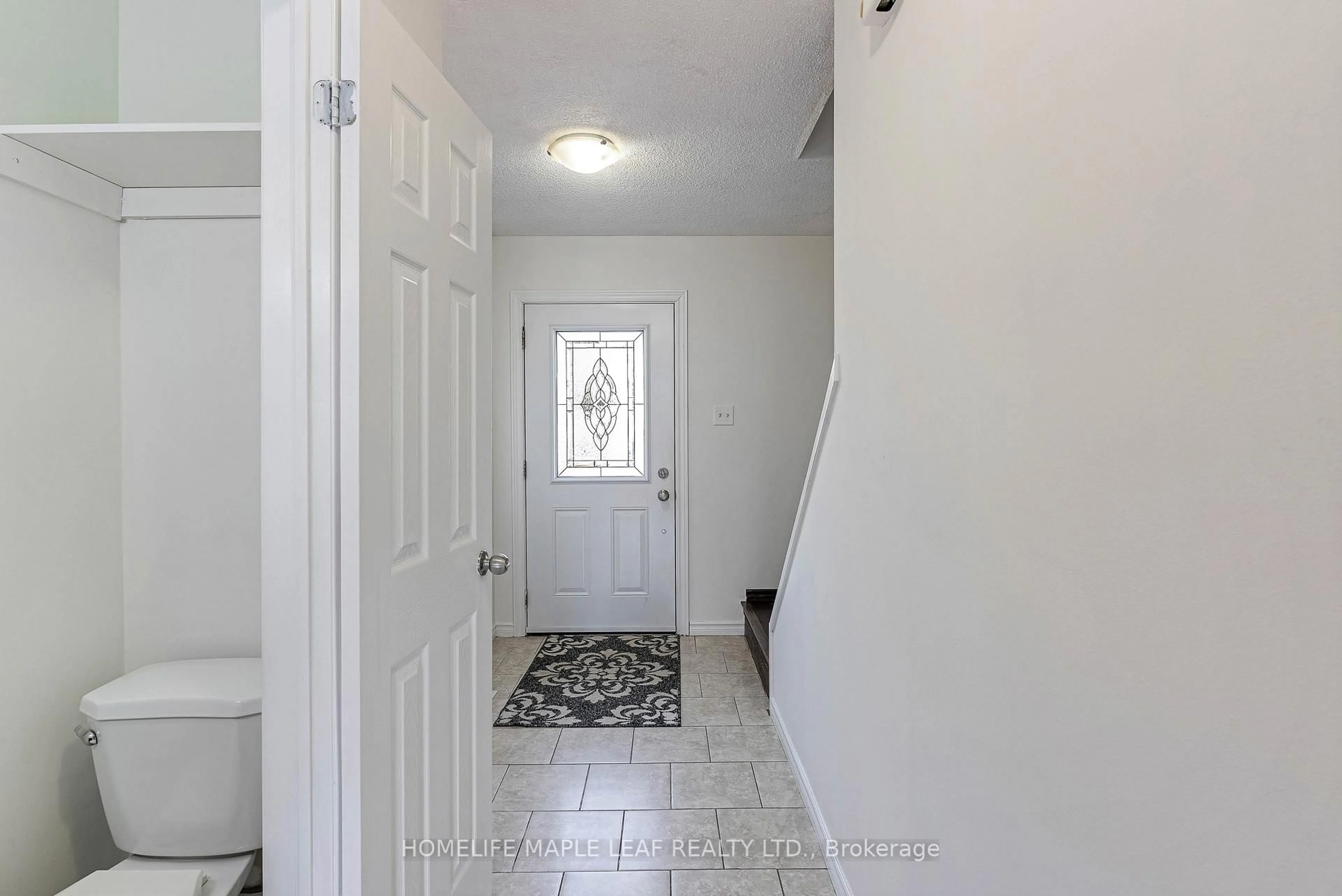 Indoor entryway for 45 Hansen Rd #57, Brampton Ontario L6V 3C5