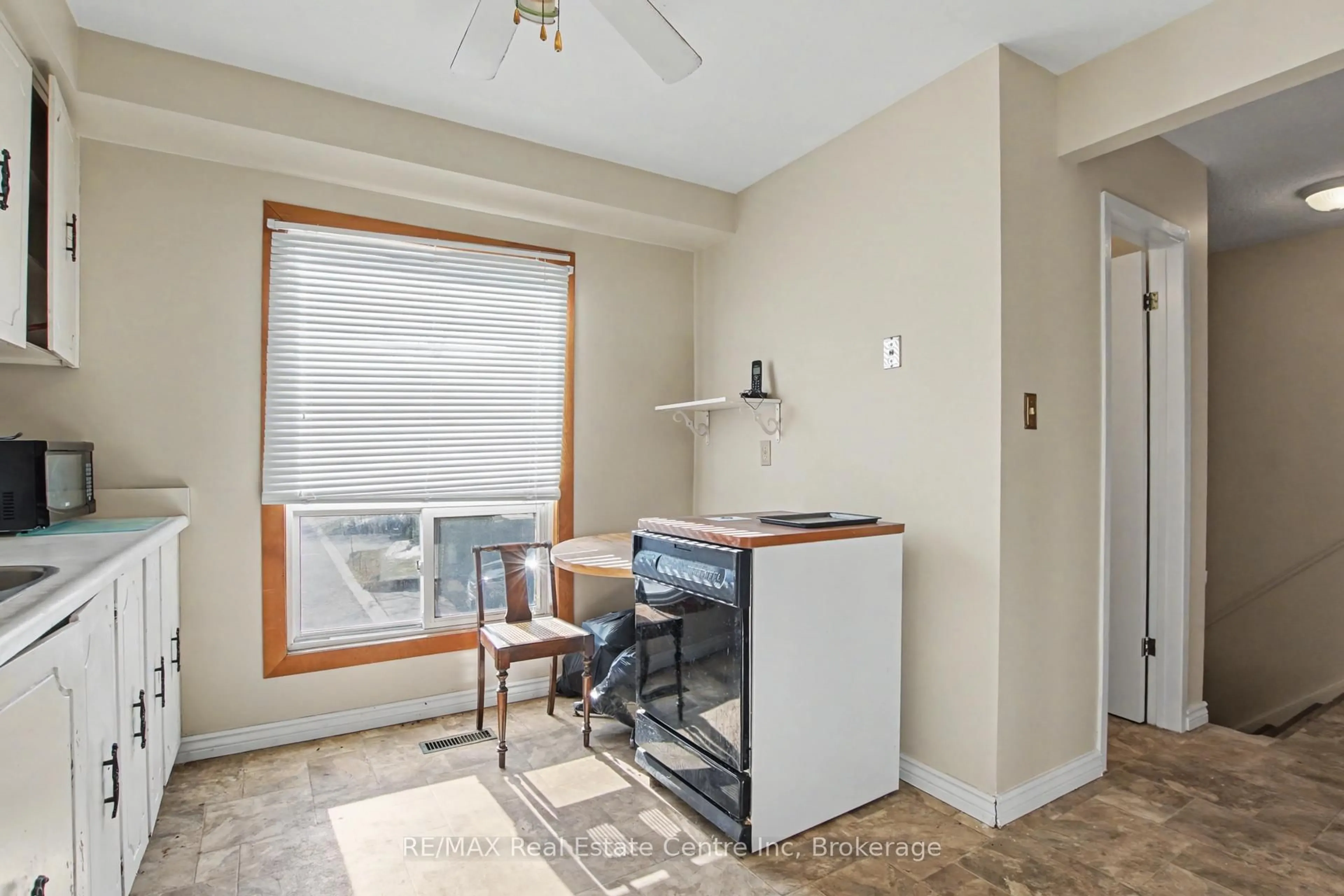 A pic of a room for 481 Pitfield Rd #28, Milton Ontario L9T 3J5