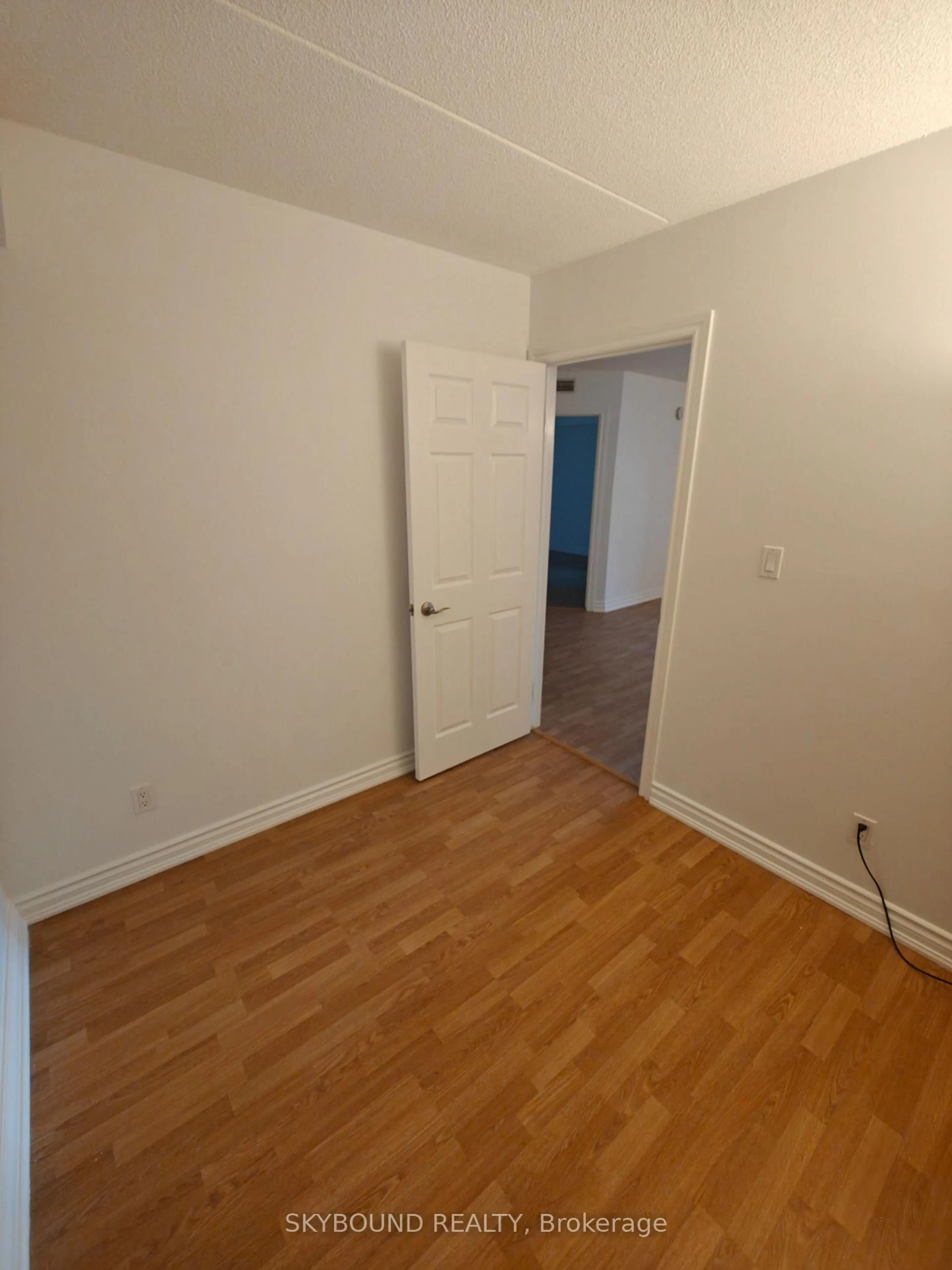 A pic of a room for 1800 Walker's Line #206, Burlington Ontario L7M 4V2