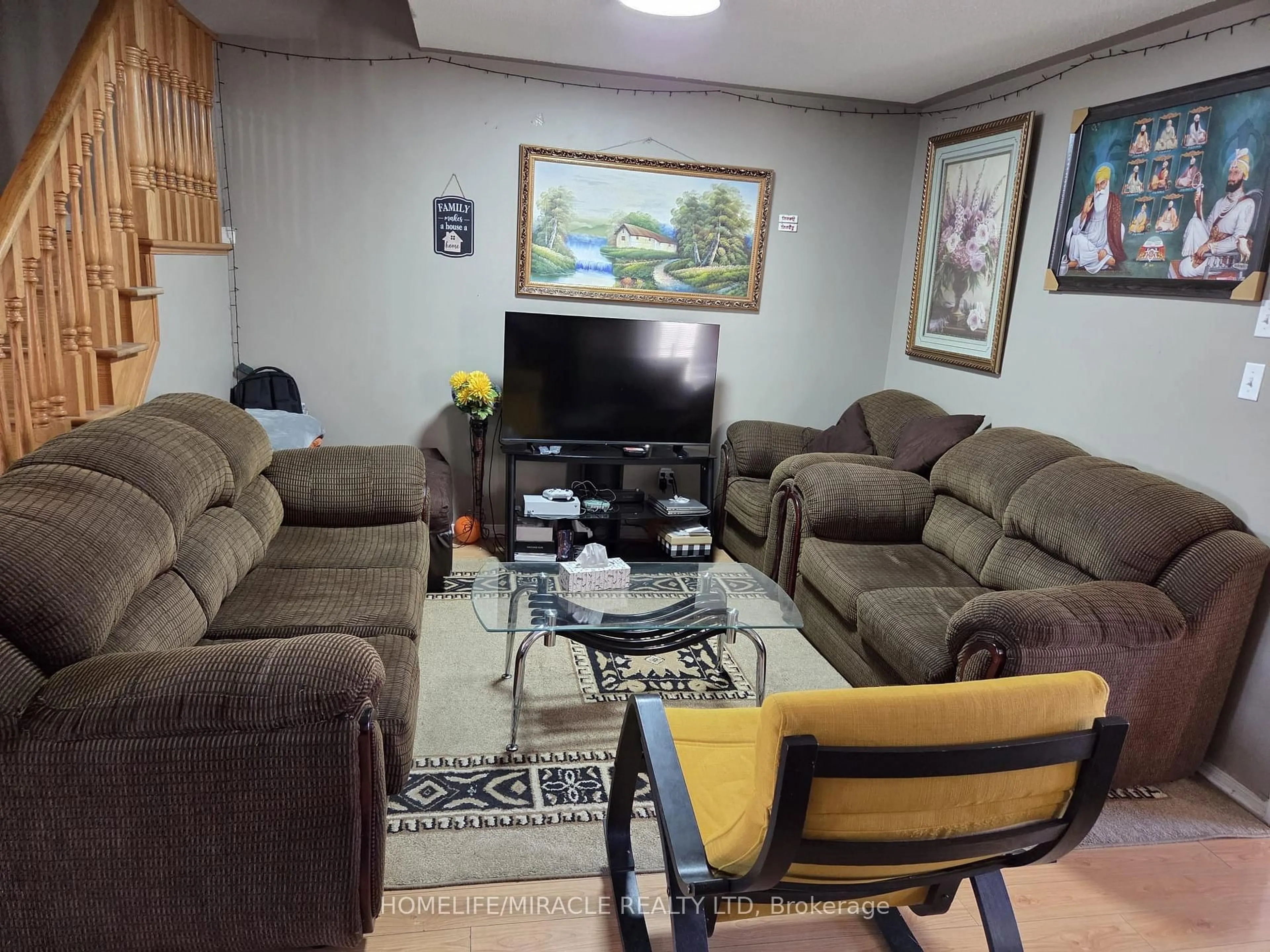 Living room with furniture, unknown for 62 Skylar Circ, Brampton Ontario L6P 0Z2