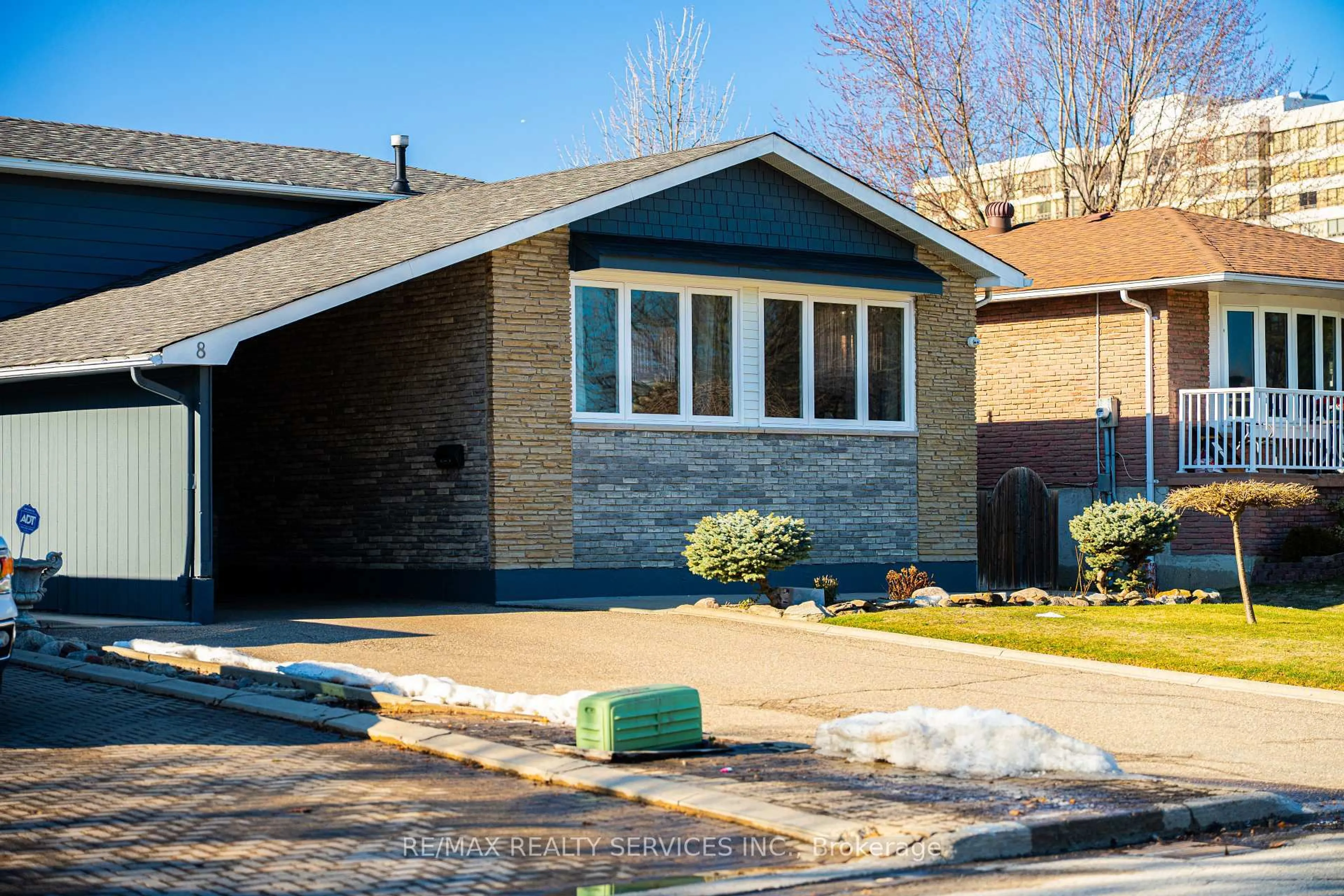 Home with brick exterior material, street for 8 Edwin Dr, Brampton Ontario L6Y 1A1