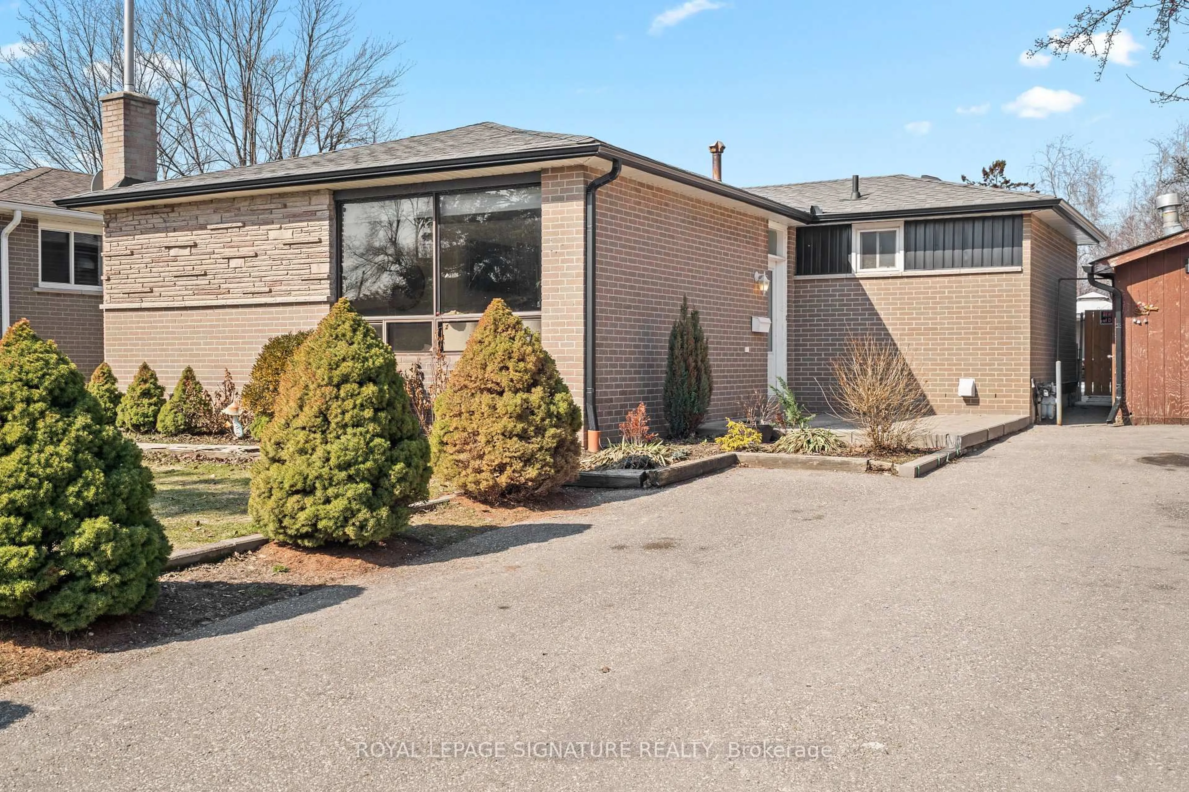 Home with brick exterior material, street for 216 Folkstone Cres, Brampton Ontario L6T 3N6