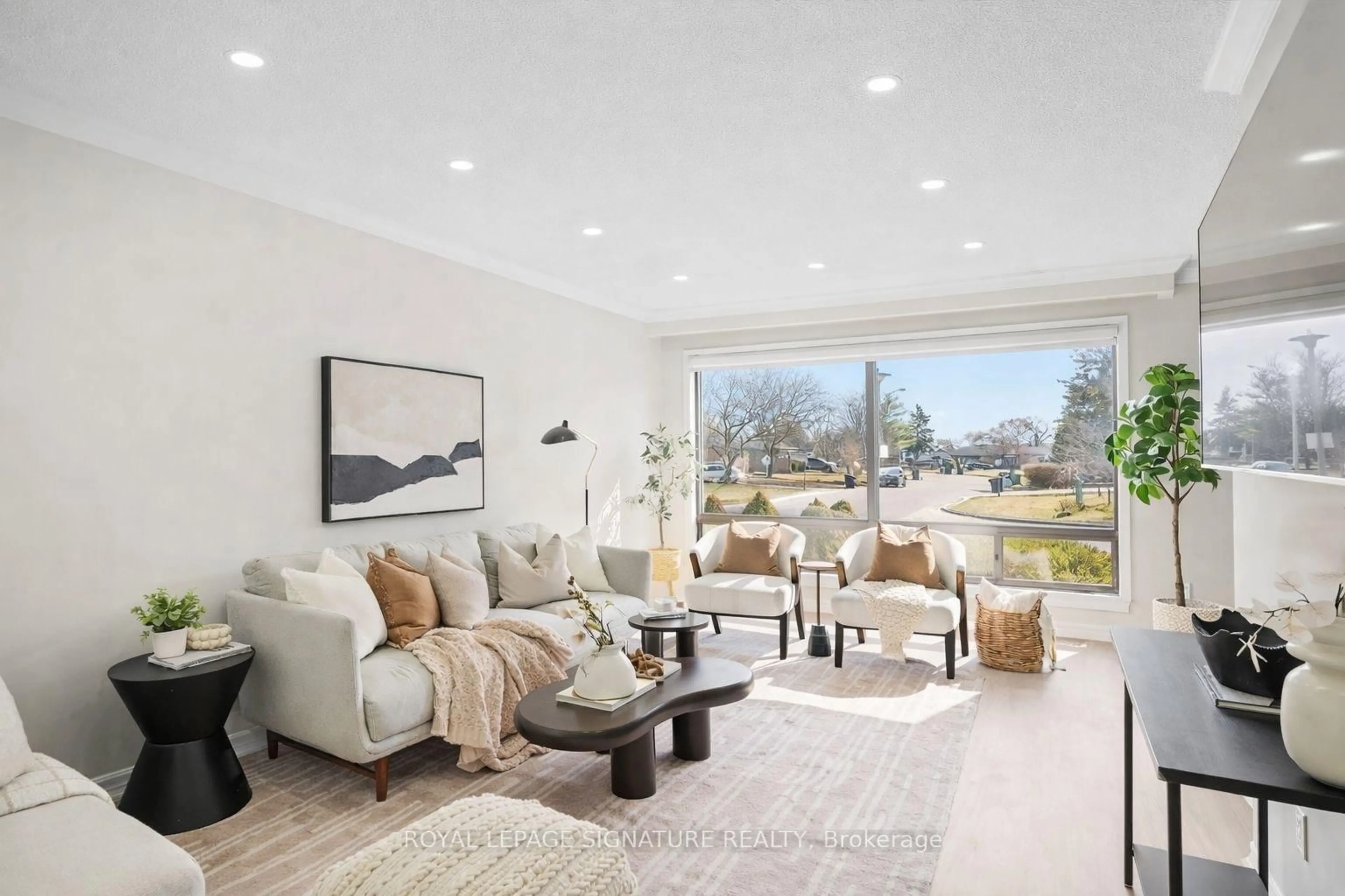 Living room with furniture, unknown for 216 Folkstone Cres, Brampton Ontario L6T 3N6