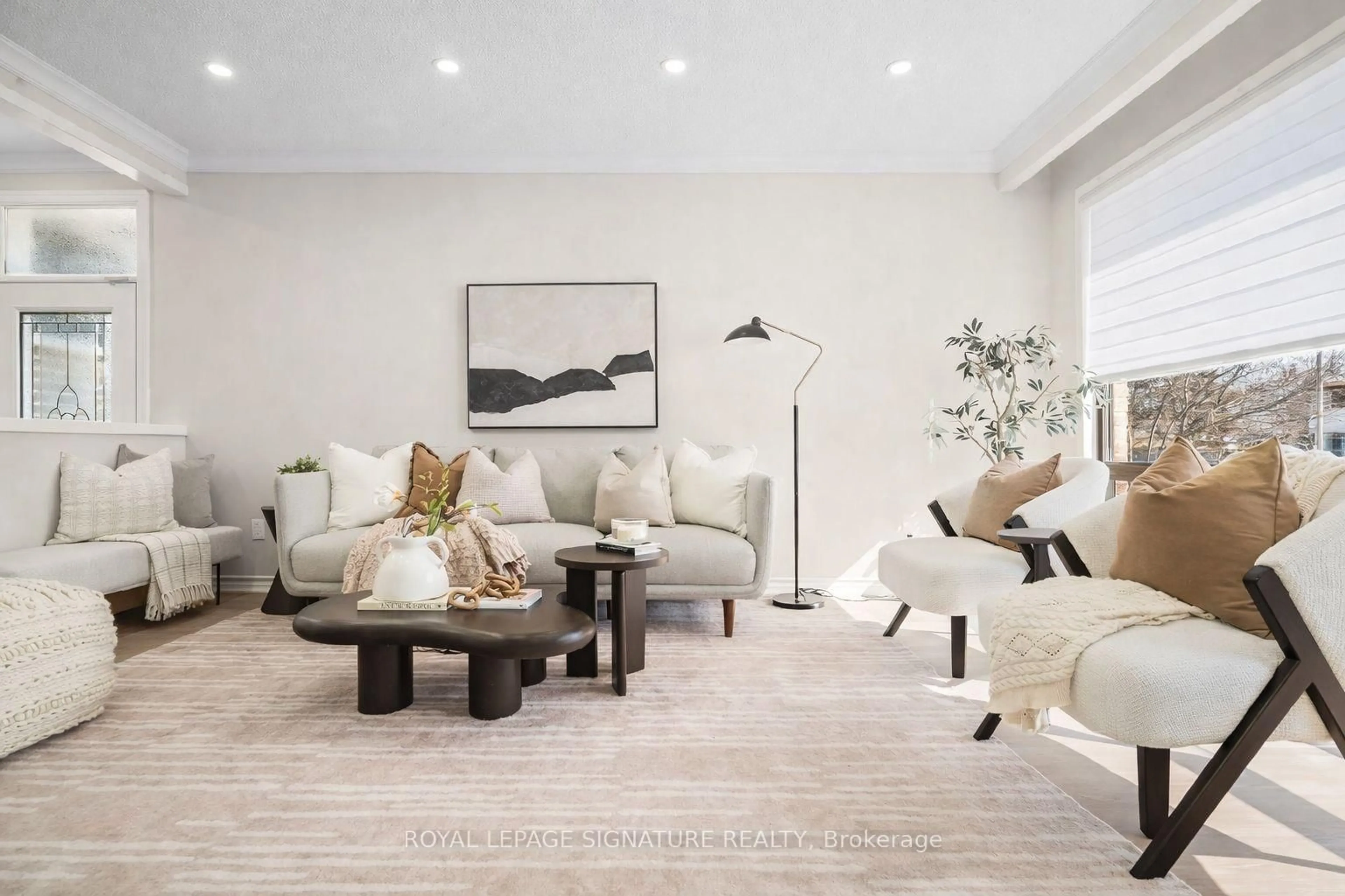 Living room with furniture, unknown for 216 Folkstone Cres, Brampton Ontario L6T 3N6